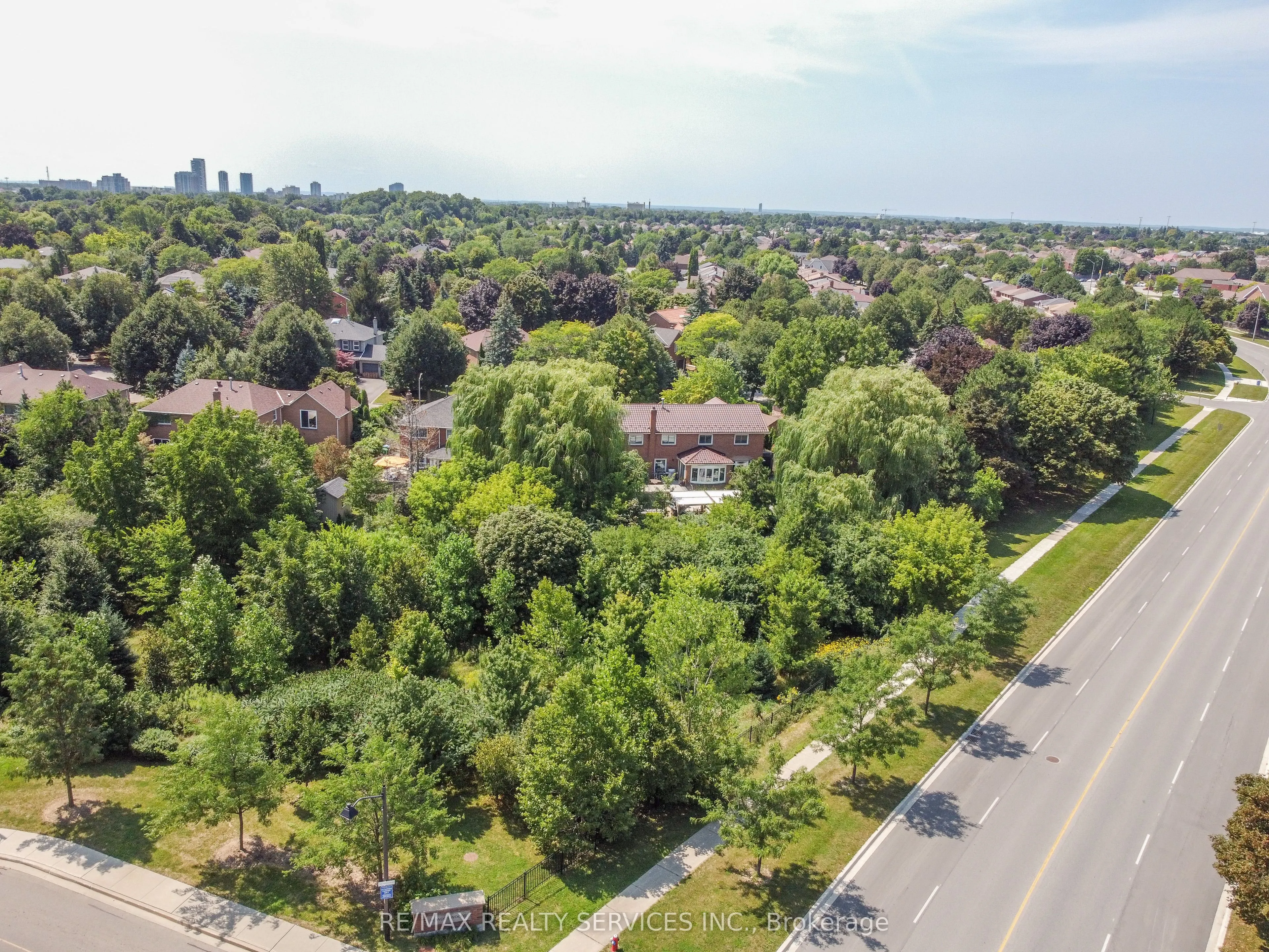 180 Howden Boulevard #15