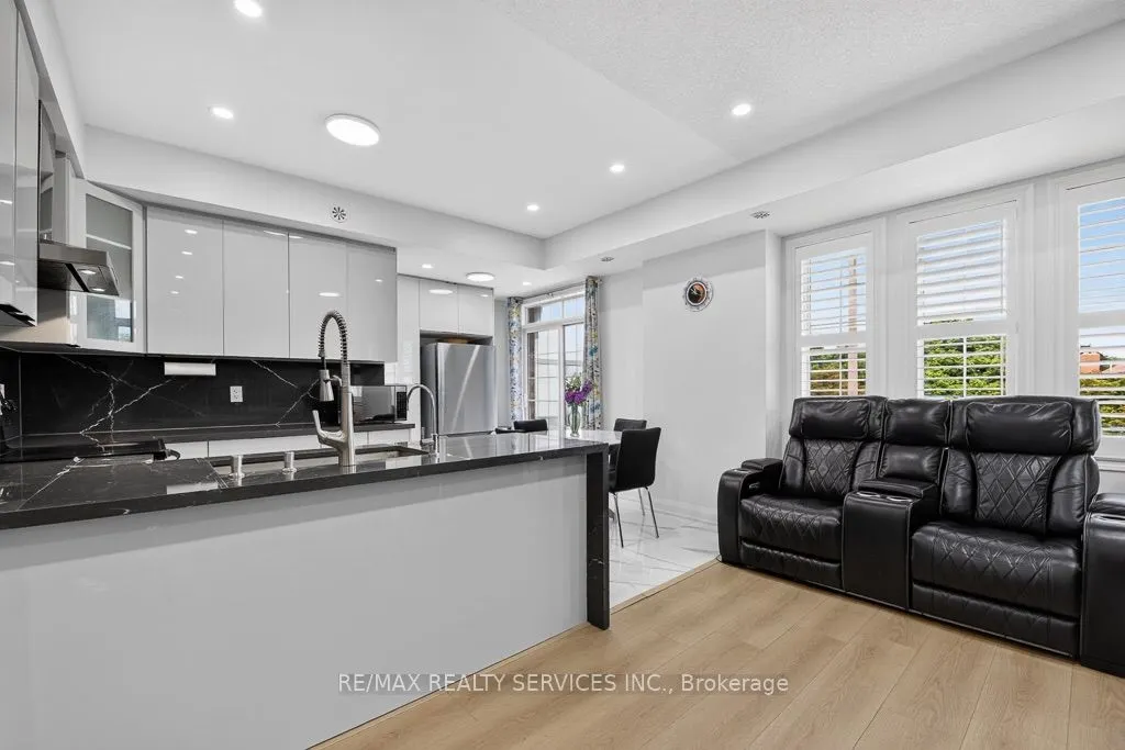 180 Howden Boulevard #15