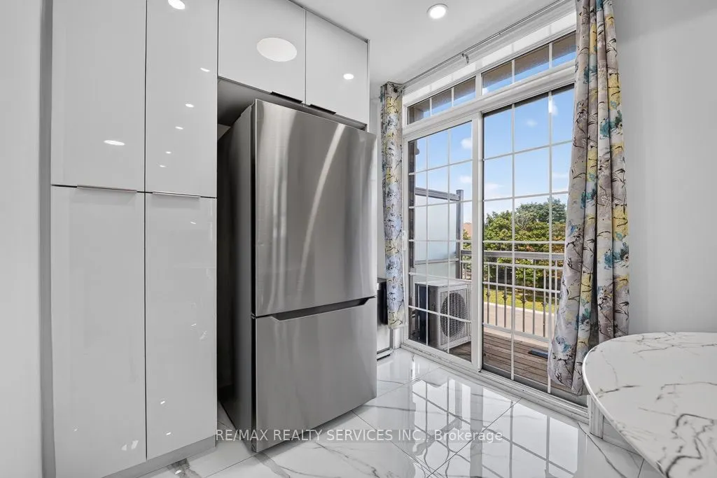 180 Howden Boulevard #15