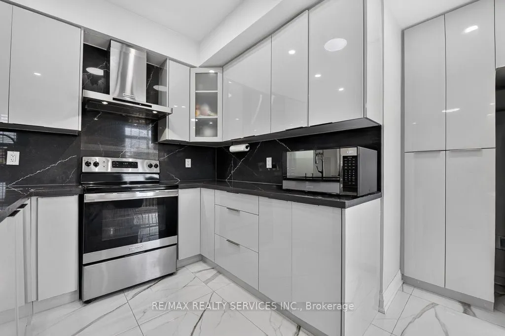 180 Howden Boulevard #15