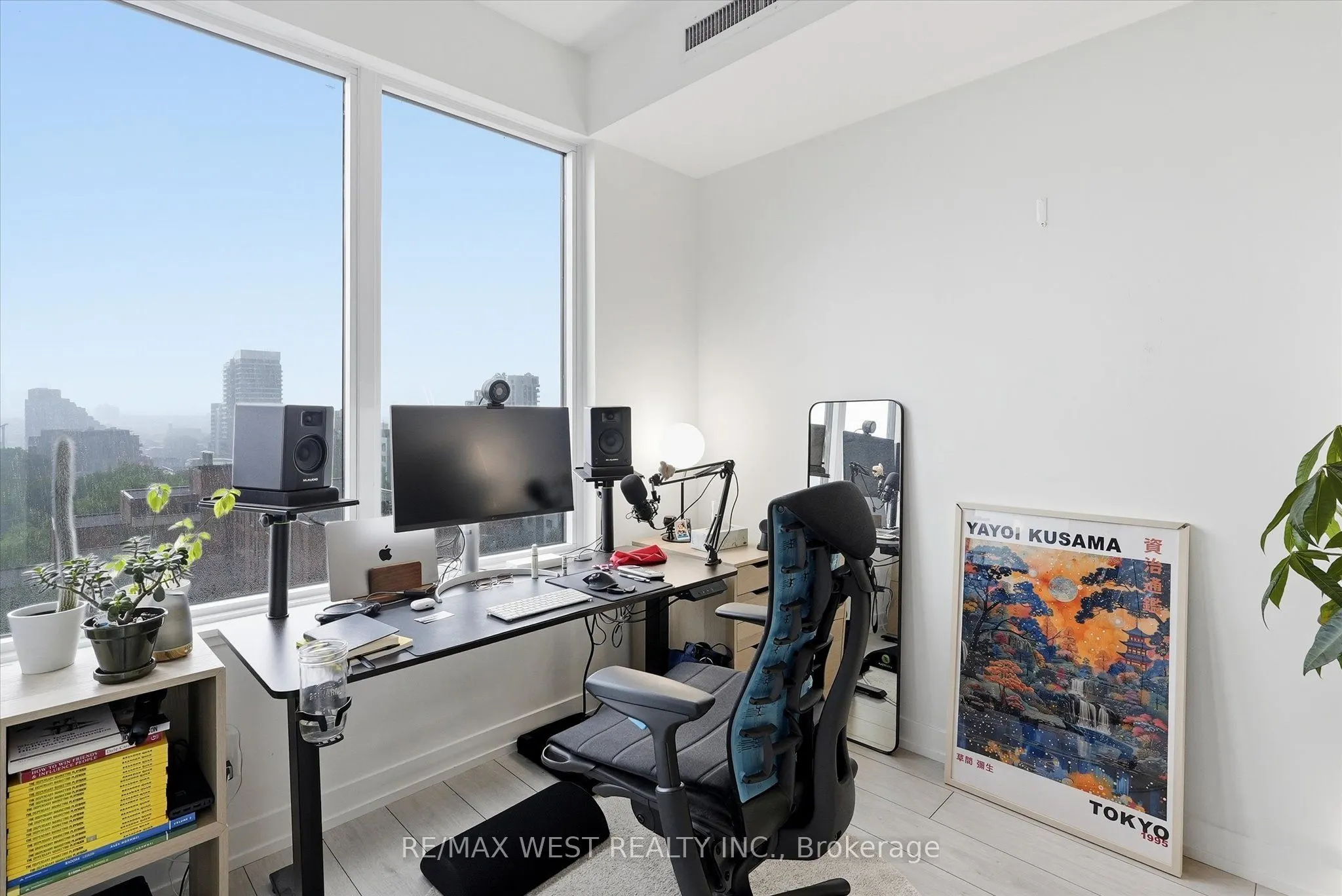 270 Dufferin Street #819
