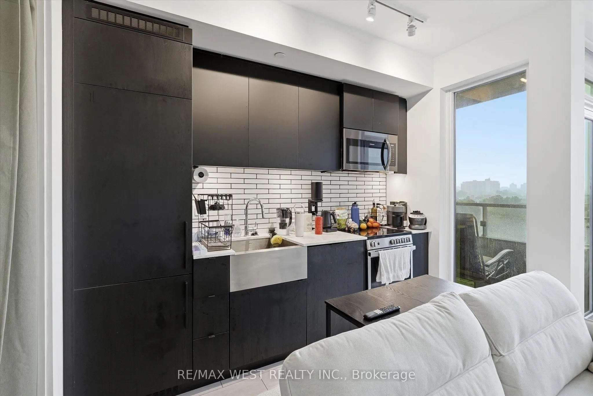 270 Dufferin Street #819