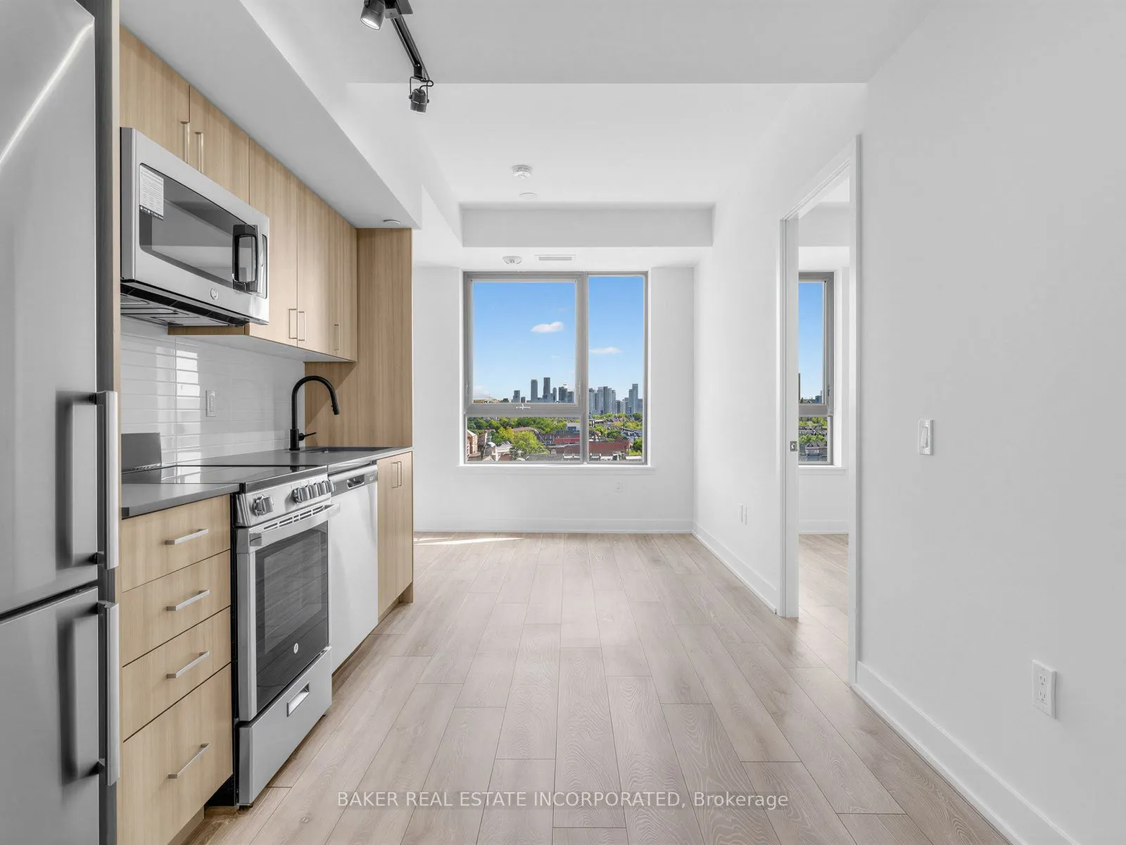 758 Dovercourt Road #703