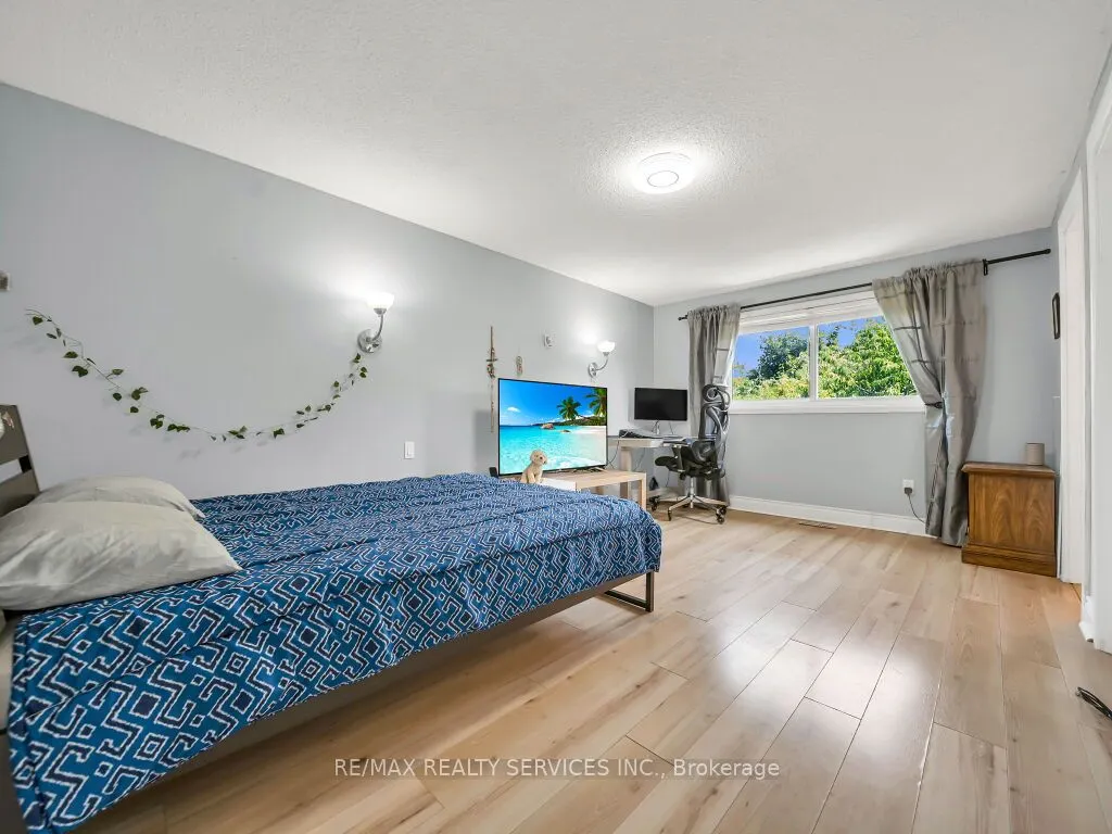 3079 Bartholomew Crescent