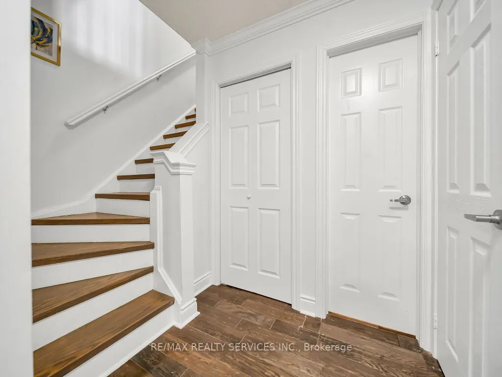 3079 Bartholomew Crescent