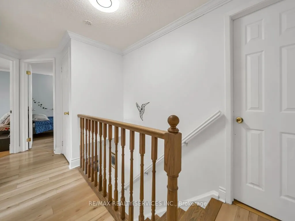 3079 Bartholomew Crescent