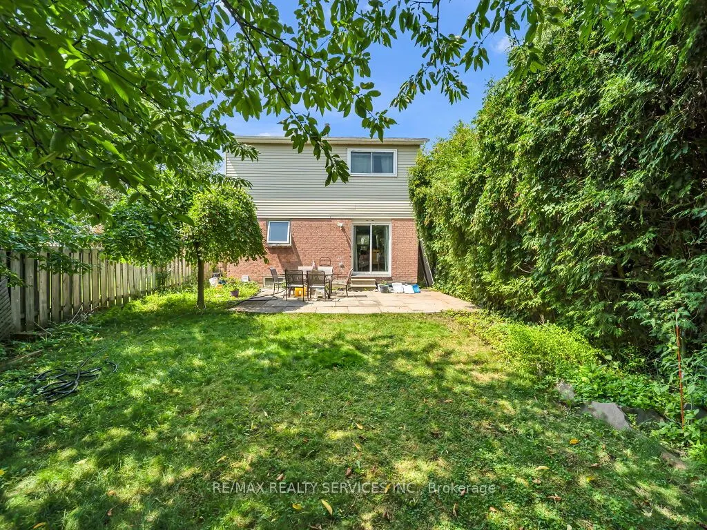 3079 Bartholomew Crescent