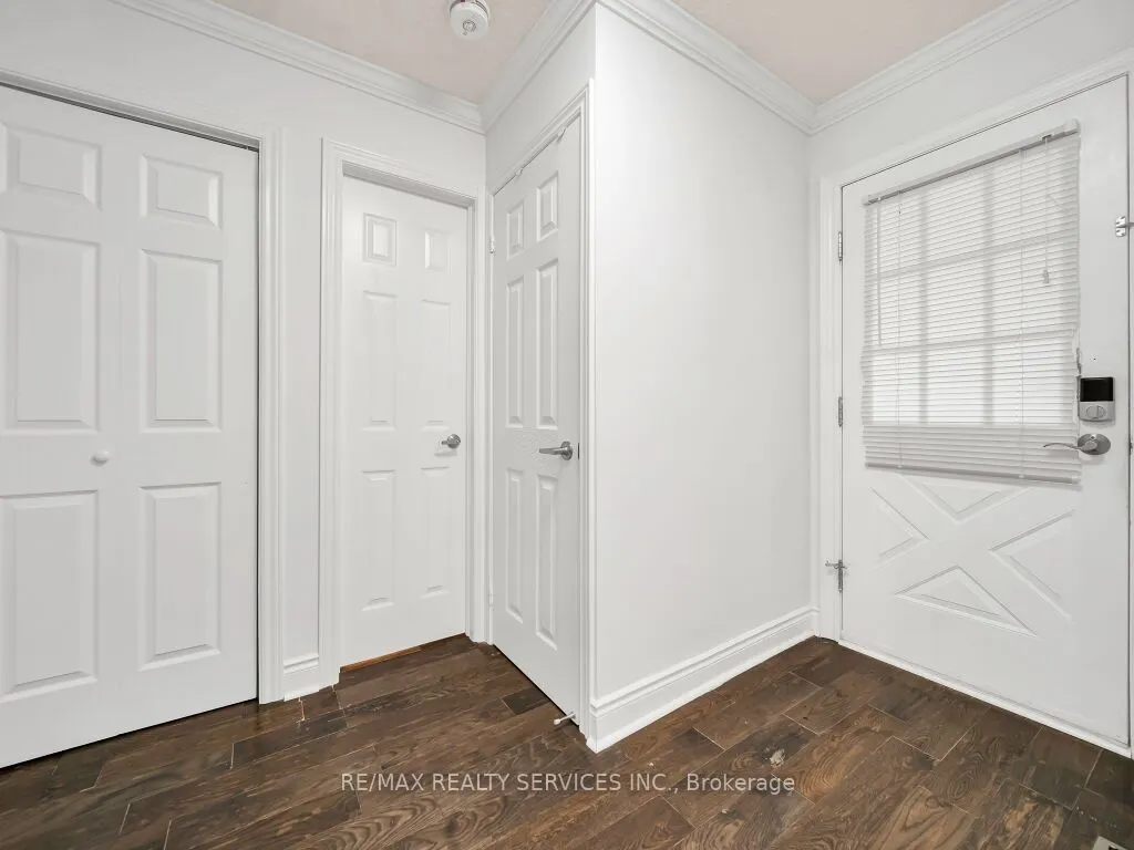 3079 Bartholomew Crescent