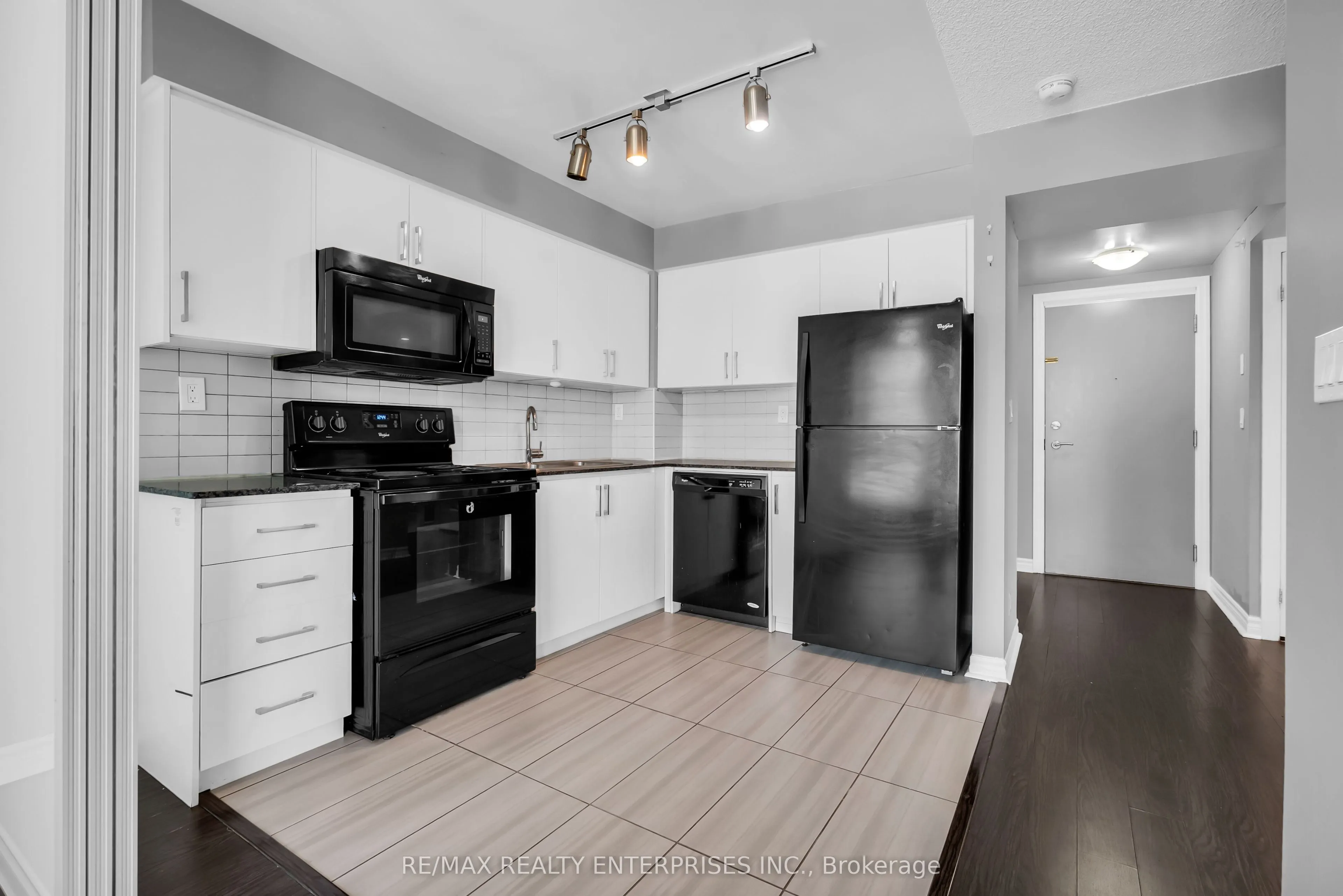 80 Esther Lorrie Drive #522