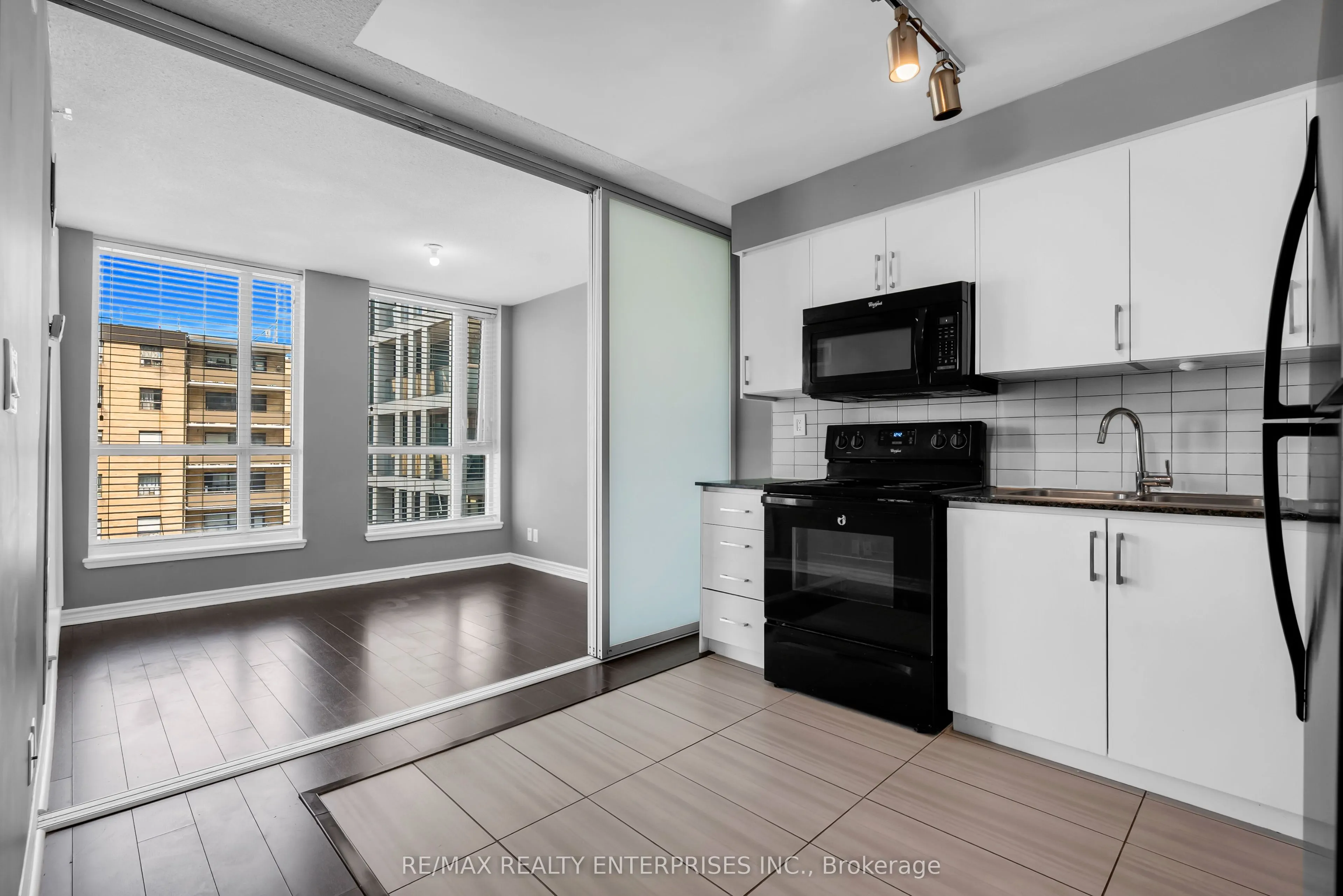 80 Esther Lorrie Drive #522