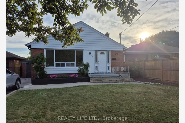 54 Garside Crescent