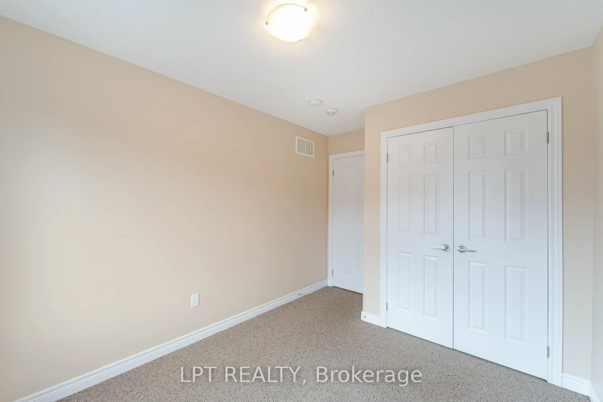 124 Parkinson Crescent #15