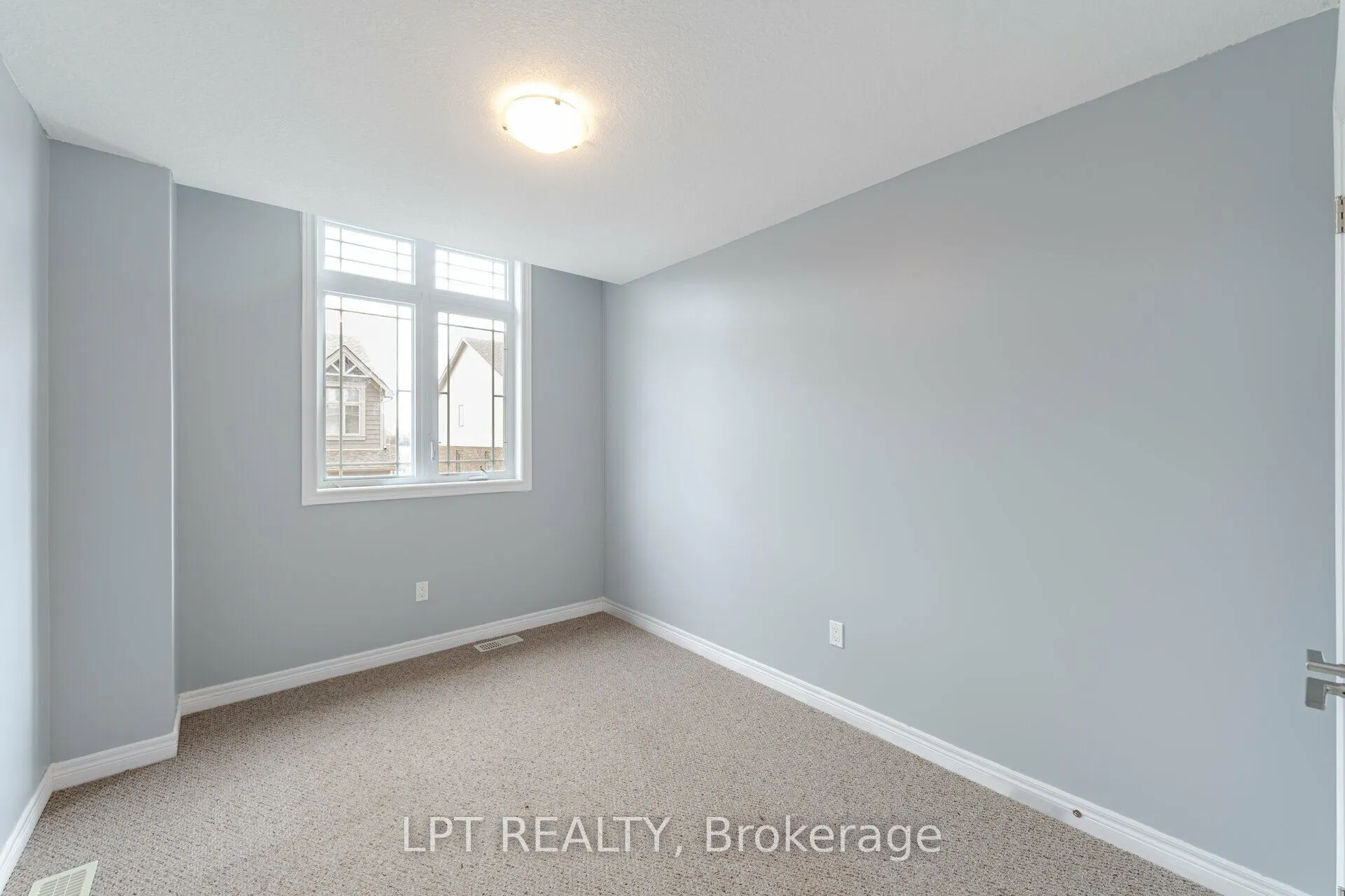 124 Parkinson Crescent #15