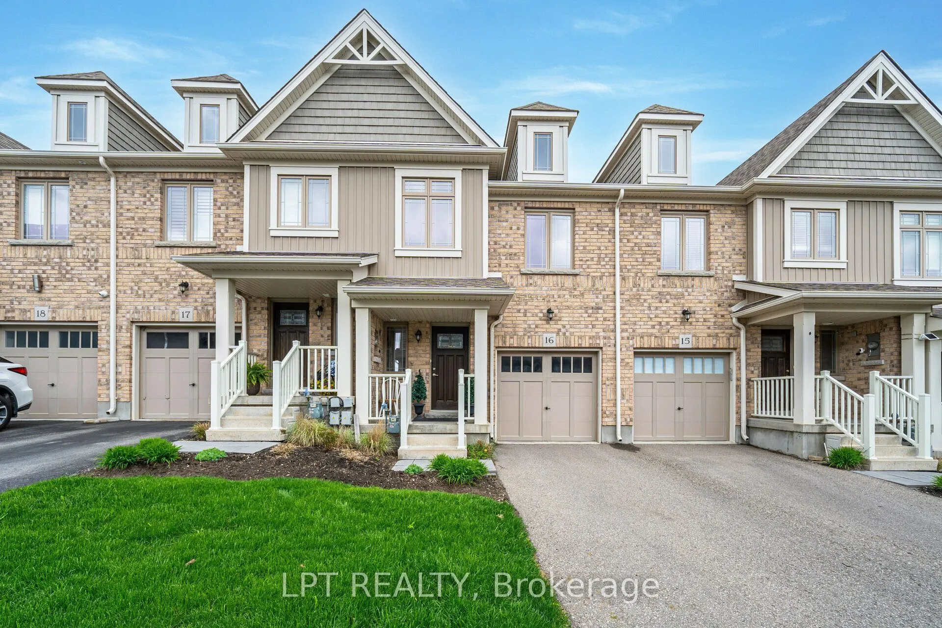 124 Parkinson Crescent #15