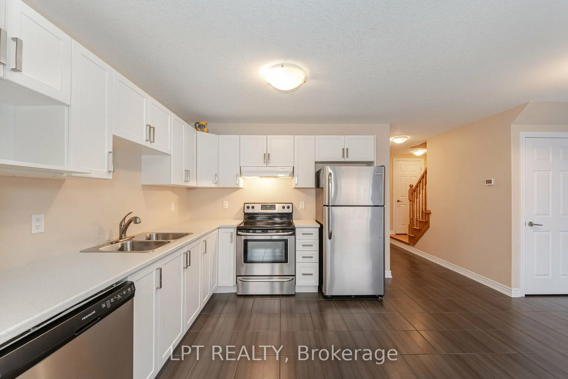 124 Parkinson Crescent #15