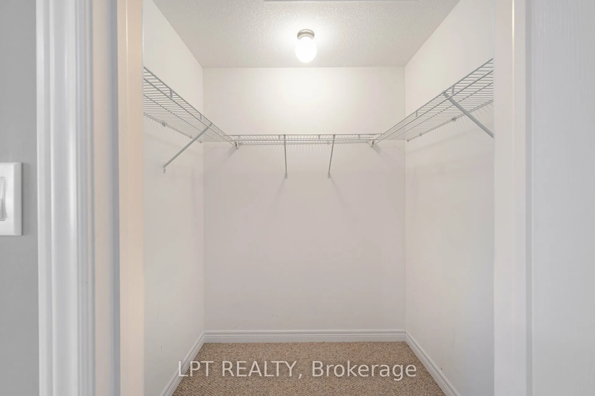 124 Parkinson Crescent #15