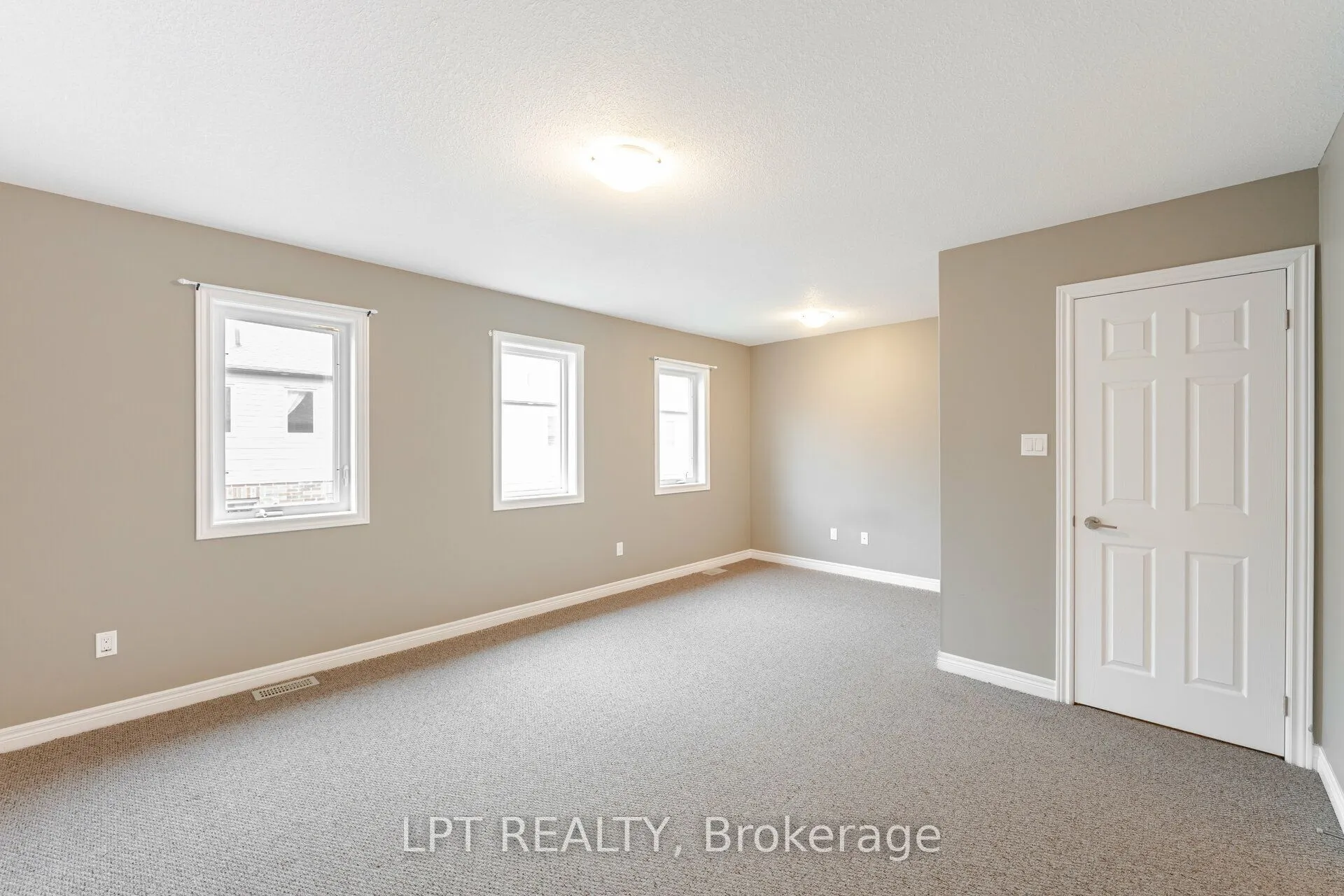124 Parkinson Crescent #15