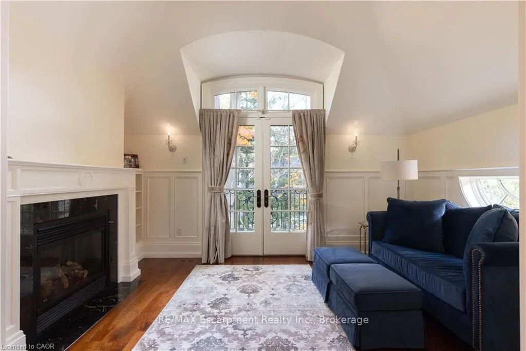 1081 Argyle Drive