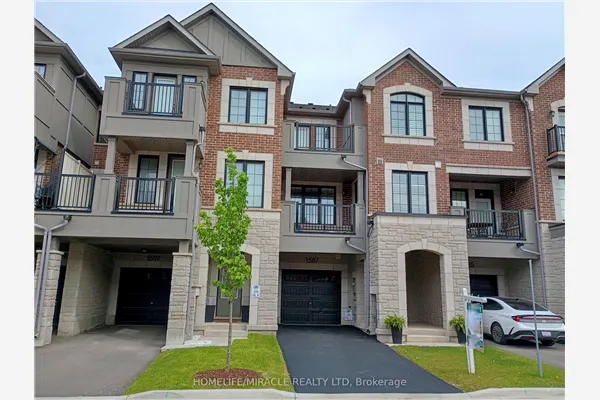 1587 Moira Crescent