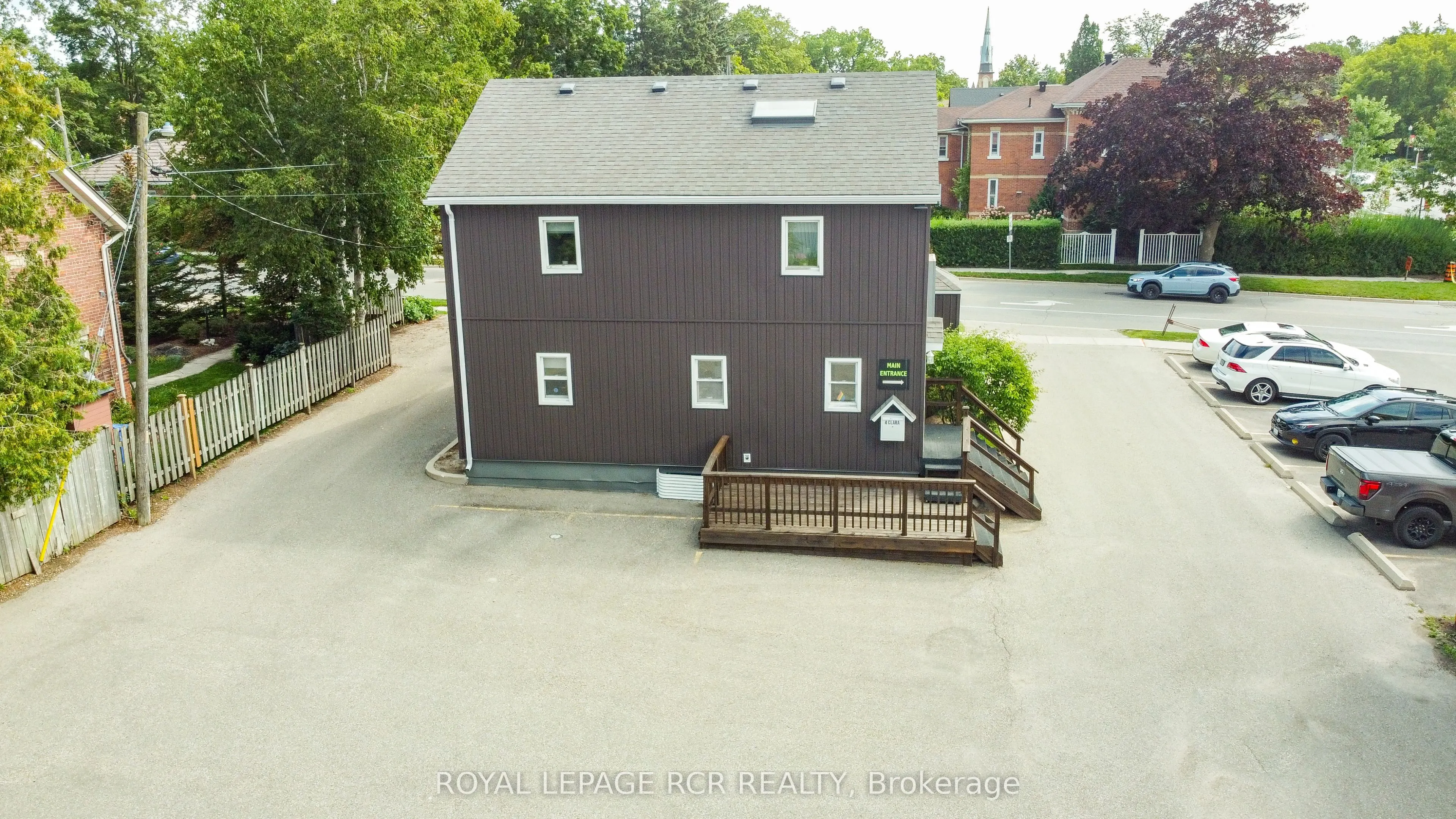 4 Clara Street