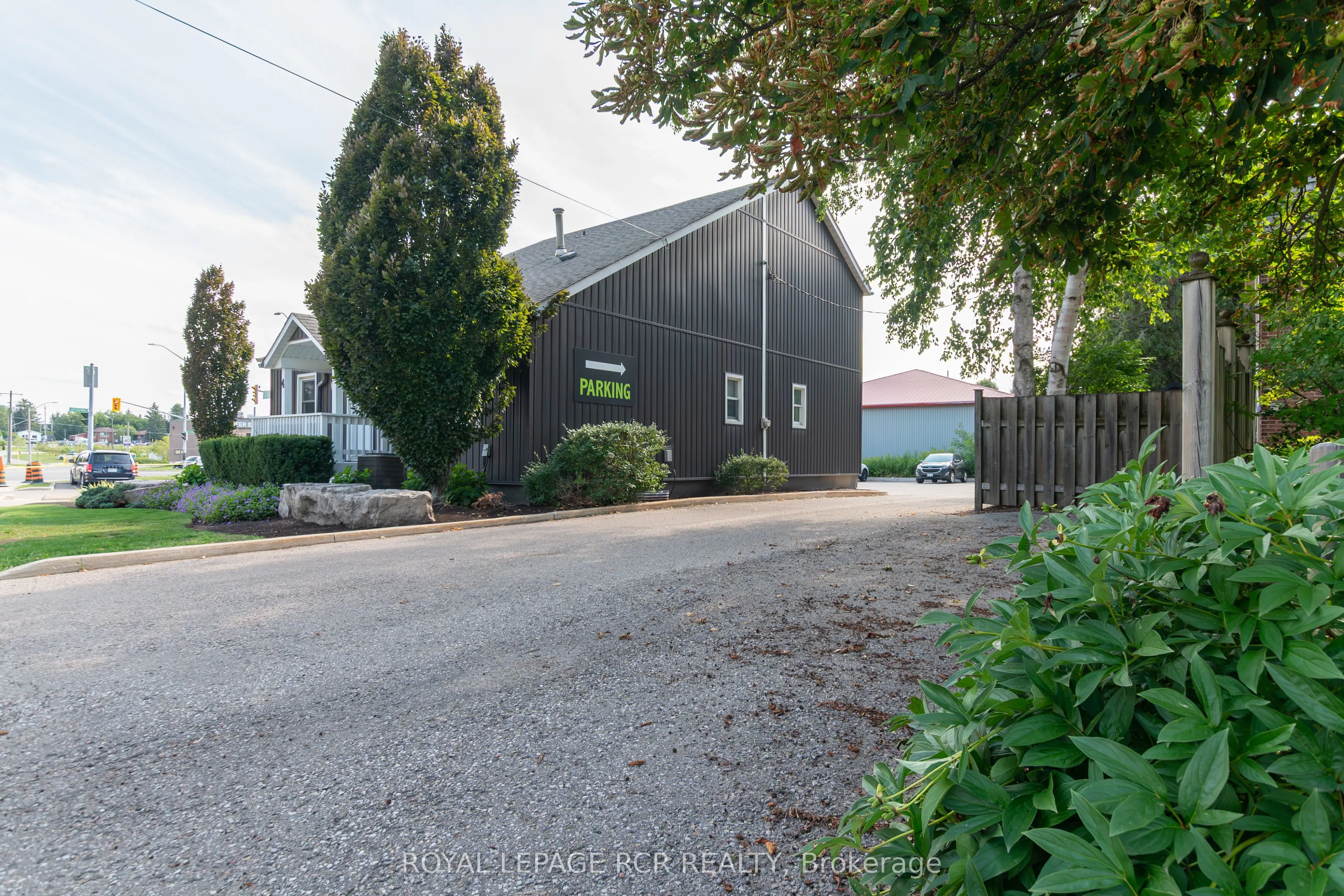 4 Clara Street