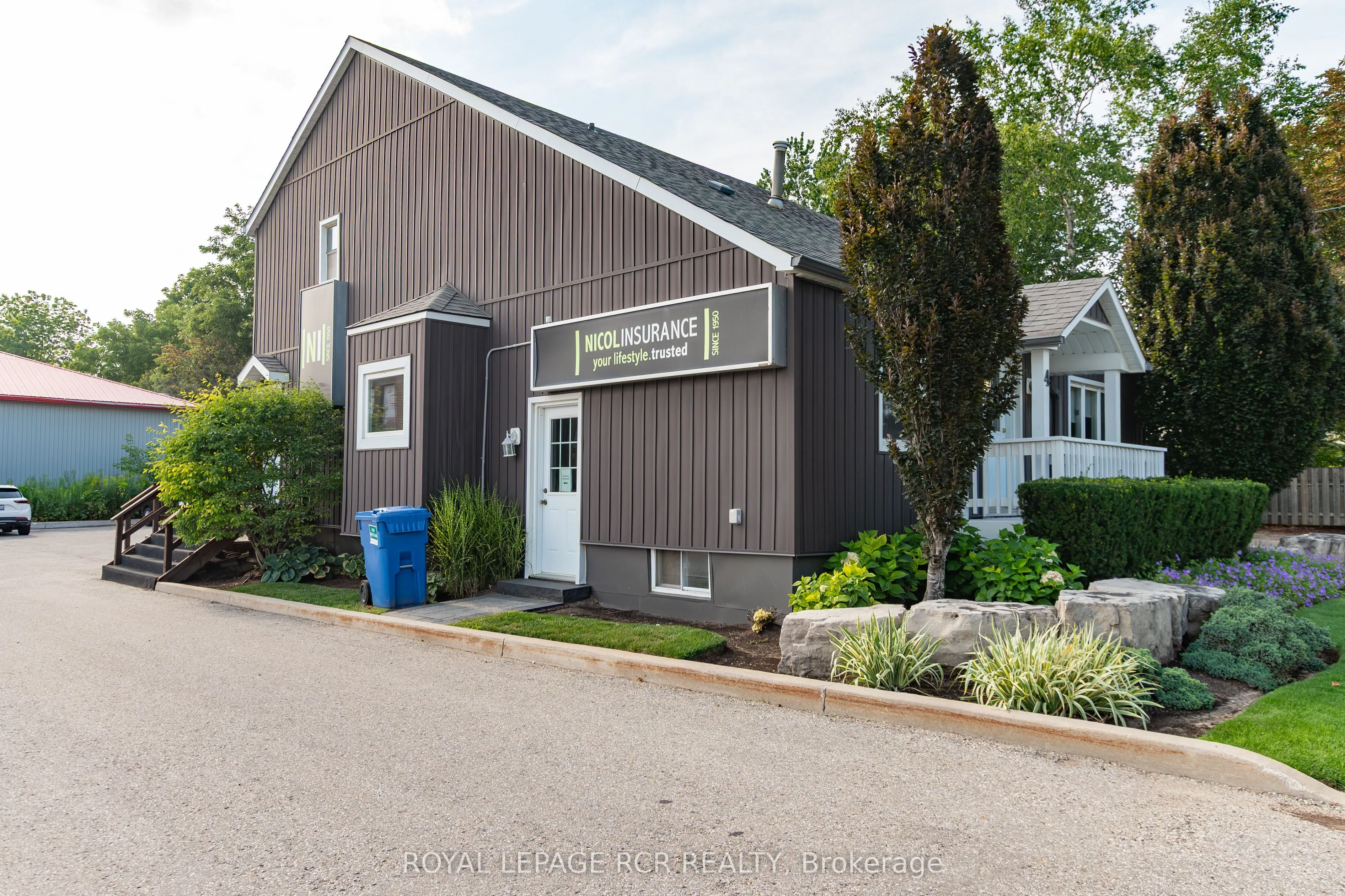 4 Clara Street