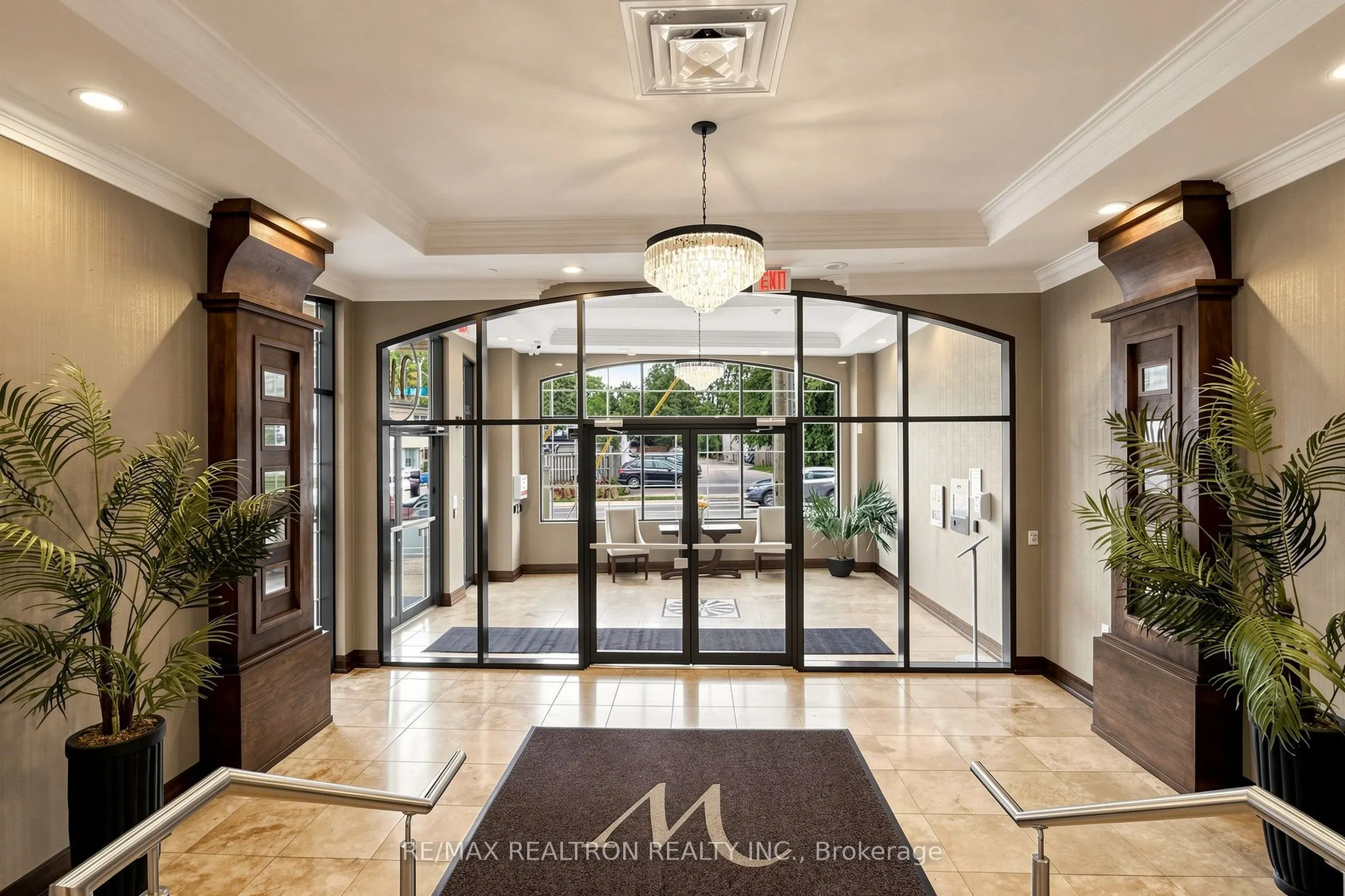 205 Lakeshore Road W #201