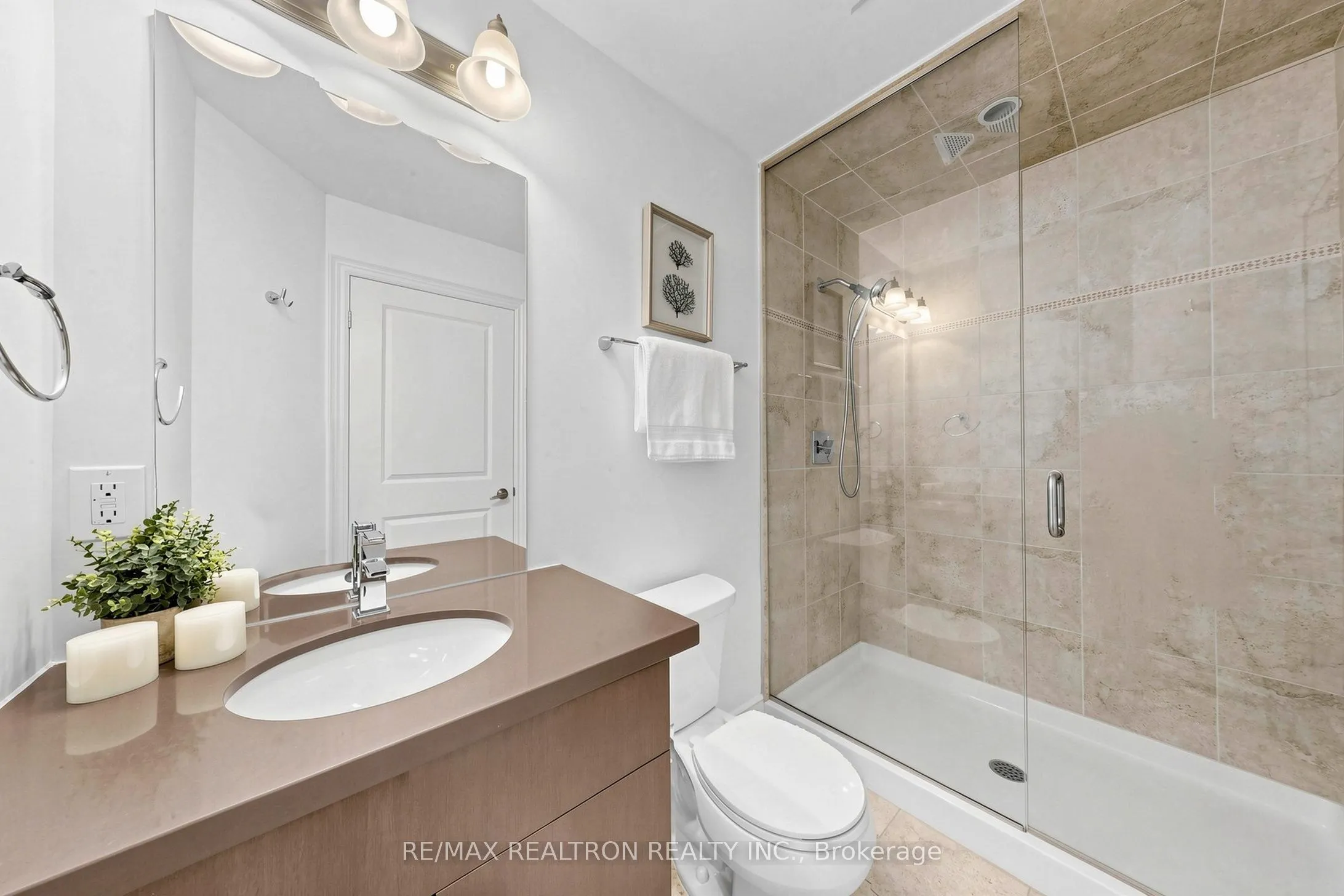 205 Lakeshore Road W #201
