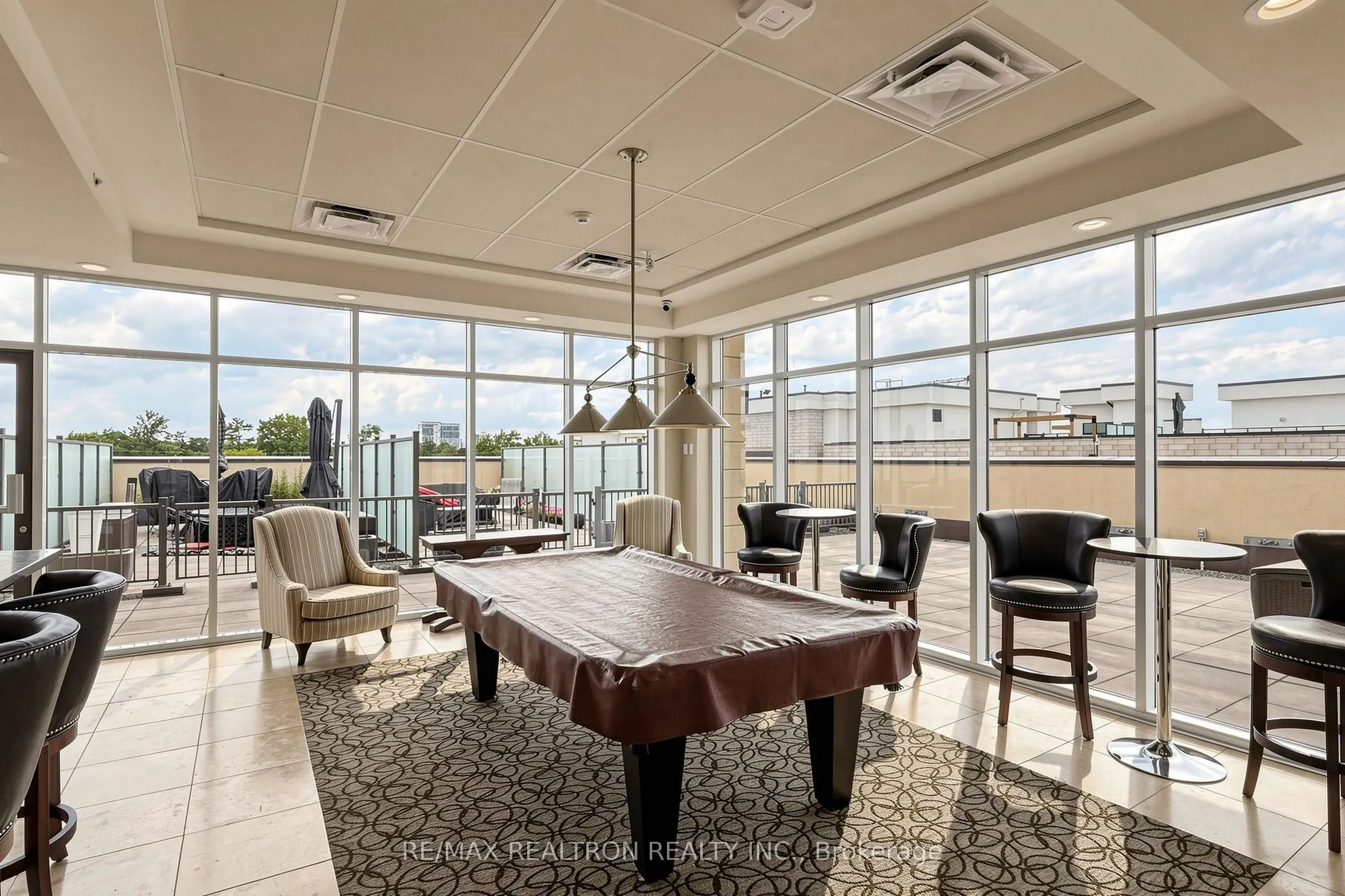 205 Lakeshore Road W #201