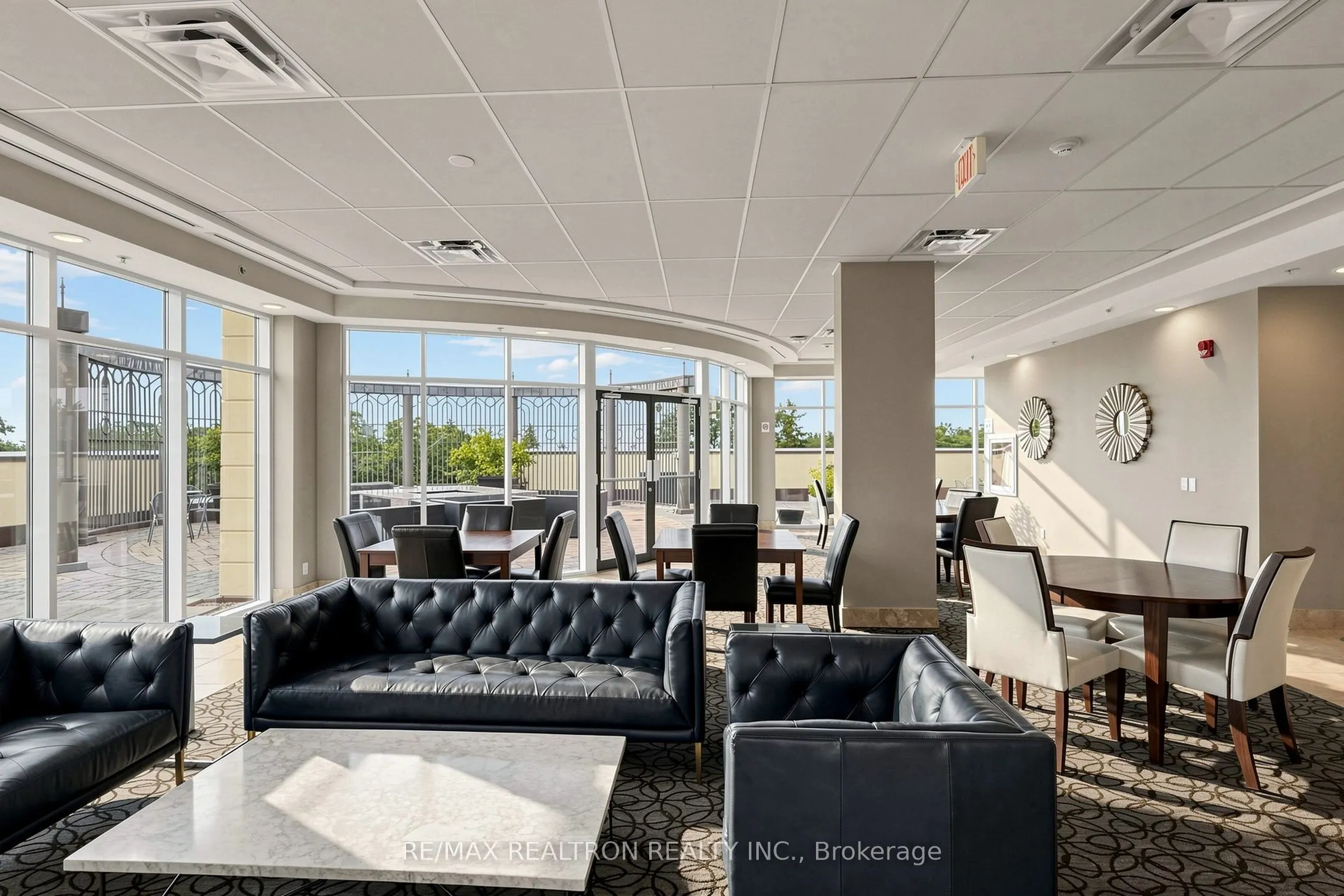 205 Lakeshore Road W #201