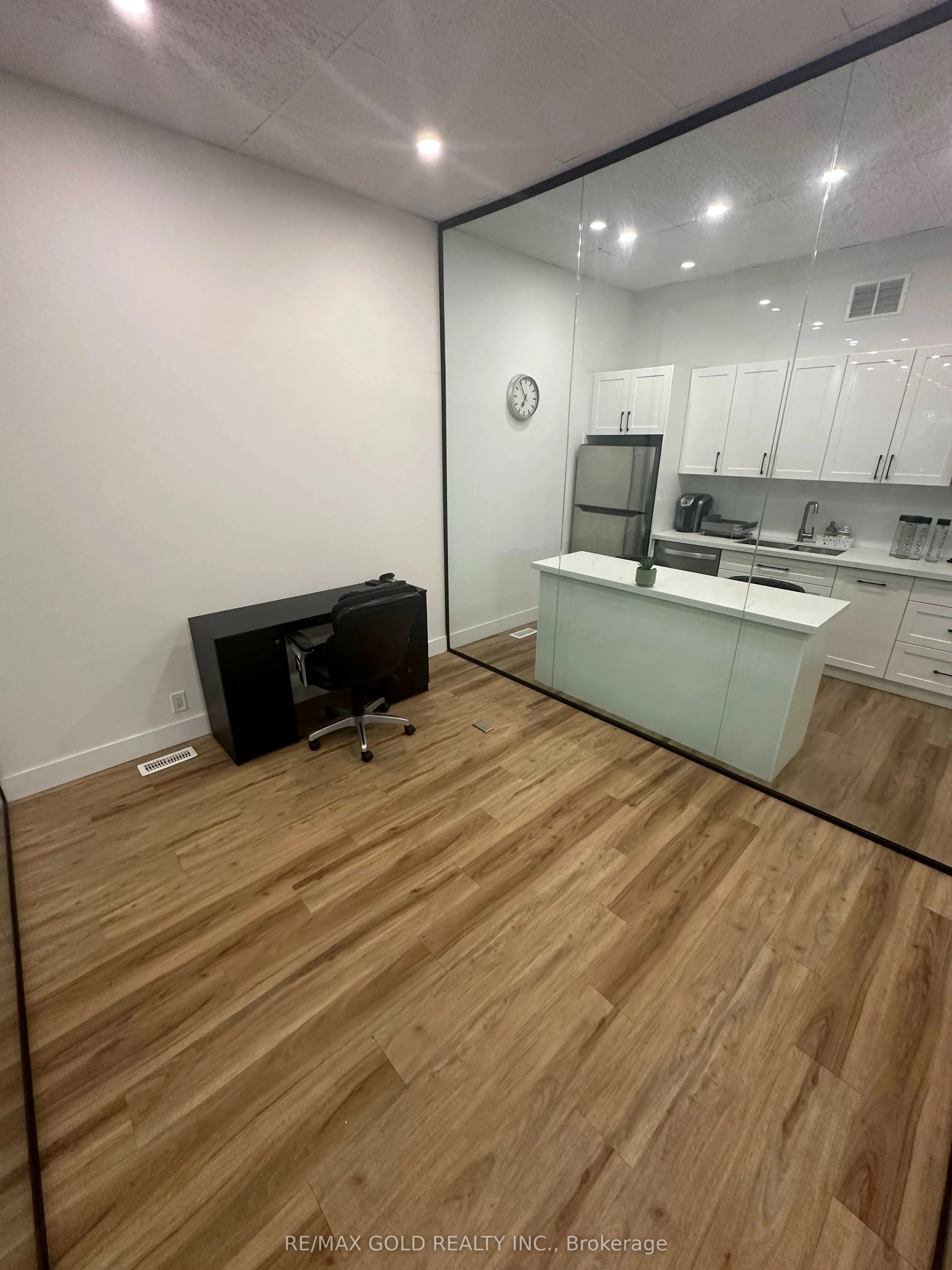 136 Guelph Street #2