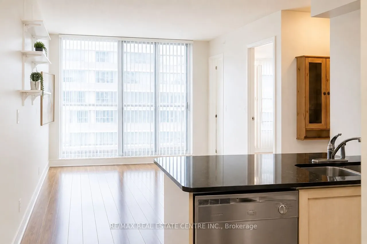 33 Elm Drive #1205