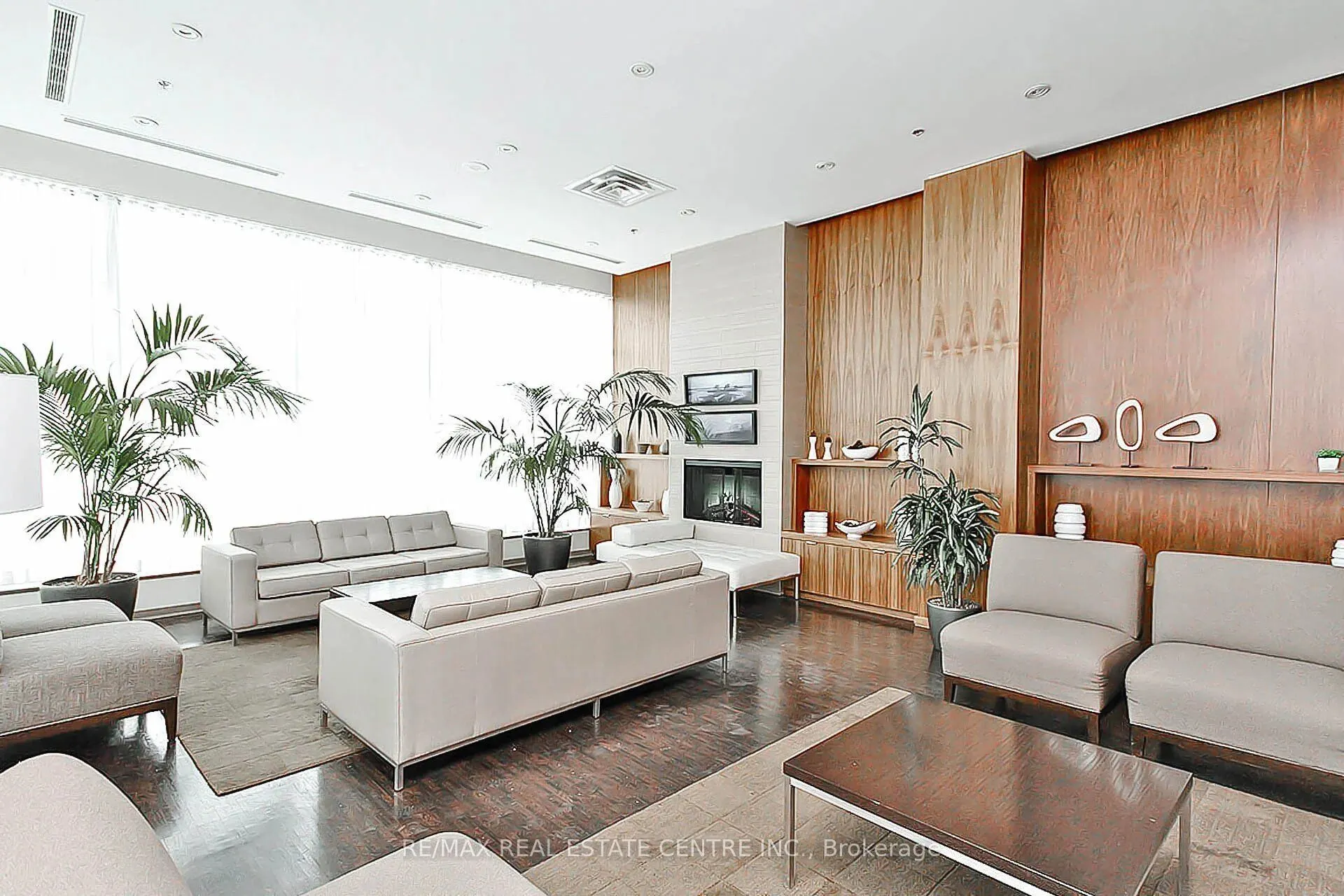 33 Elm Drive #1205