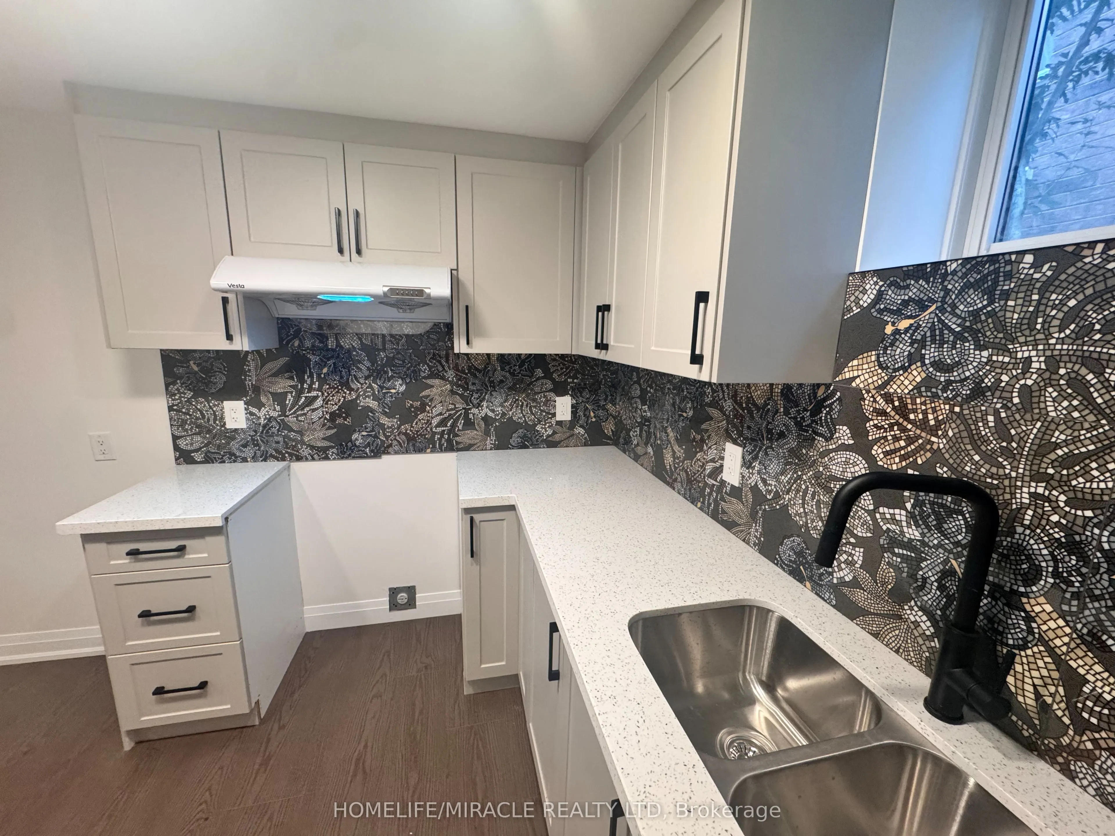 14 Berton Boulevard