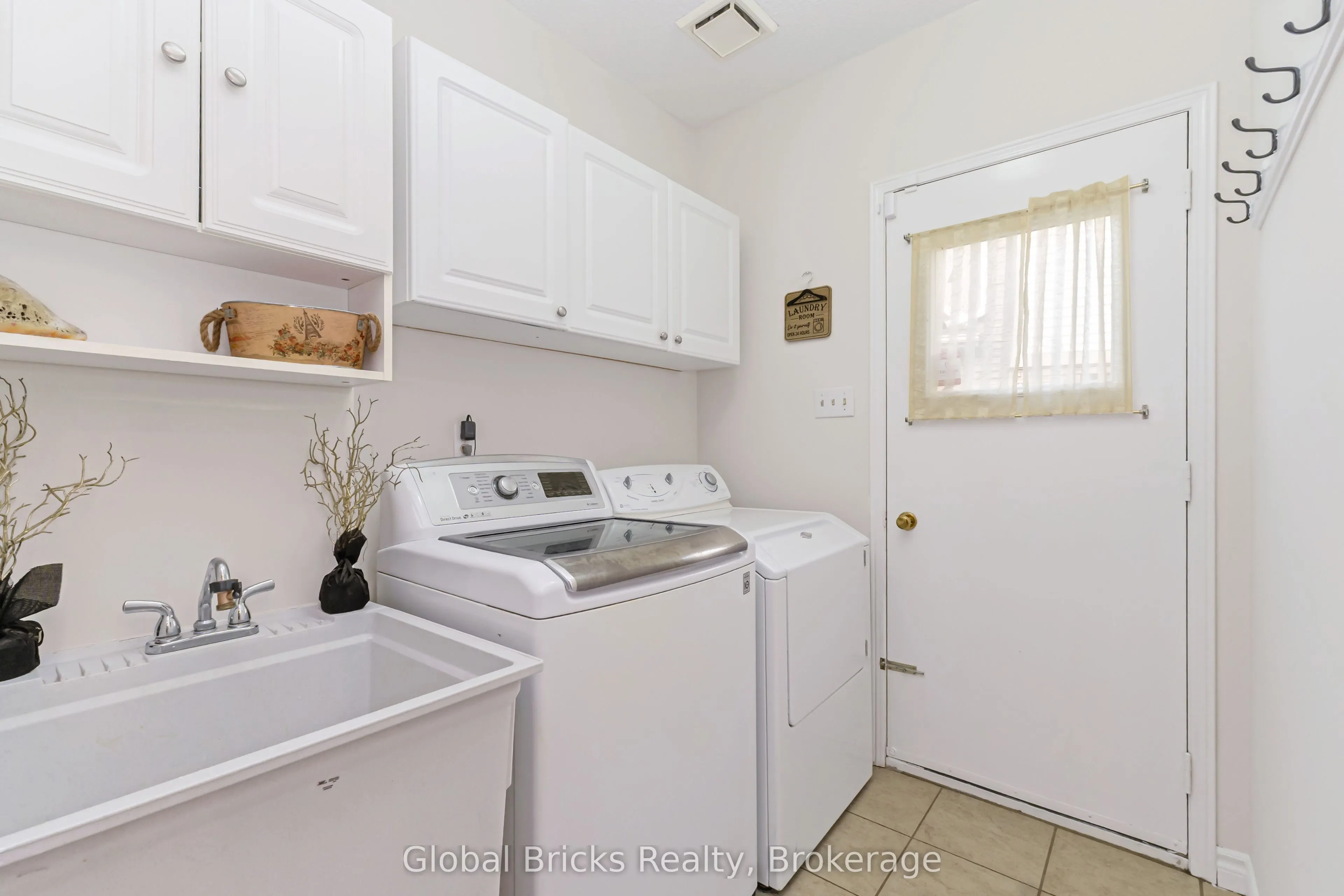 6190 Saltmarsh Court