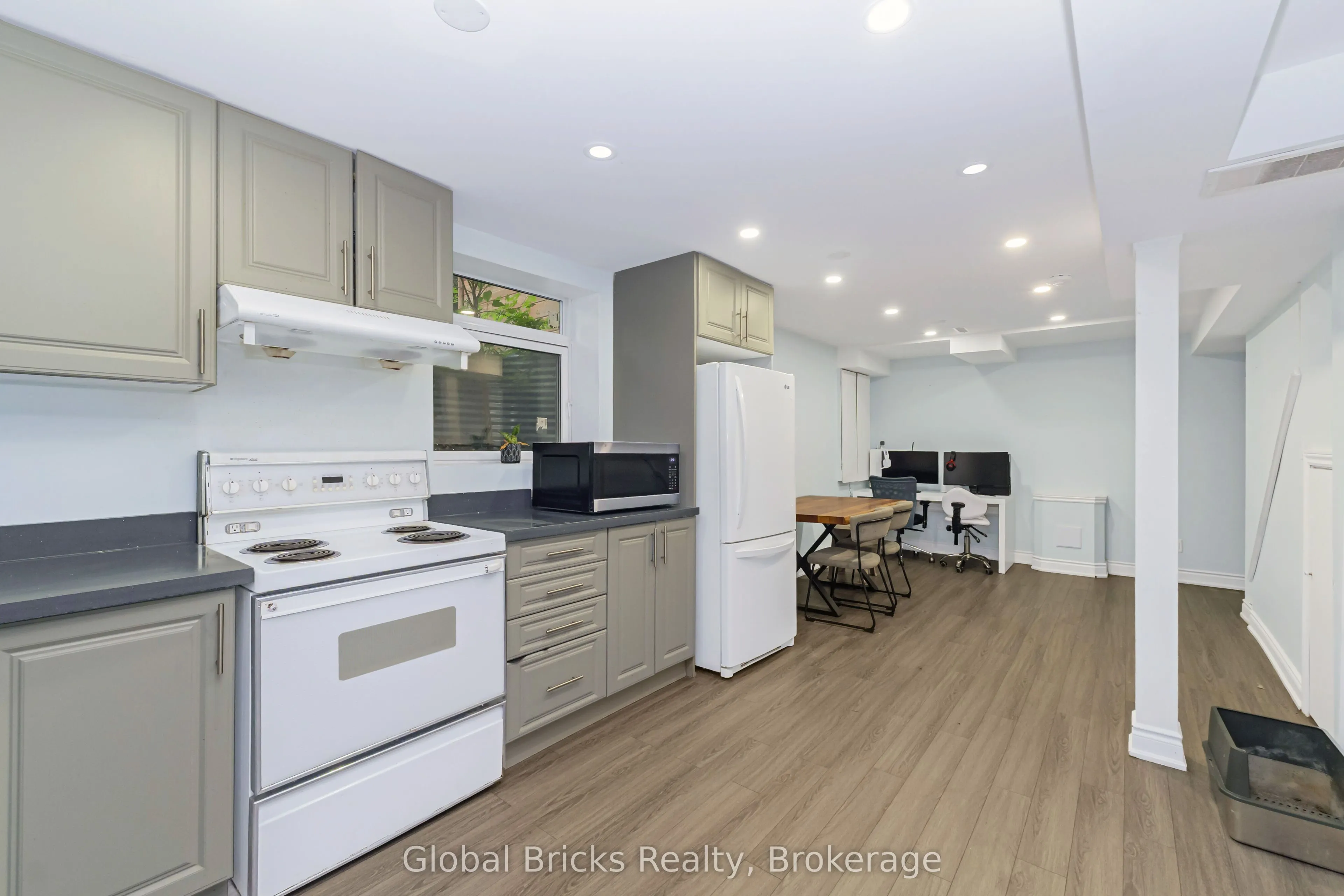 6190 Saltmarsh Court