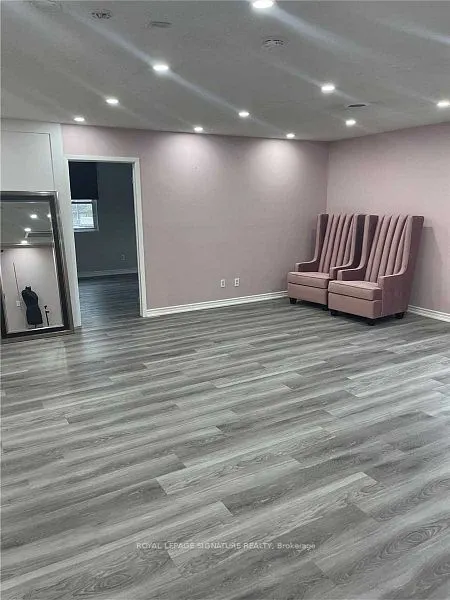 43 MAIN Street S #2B