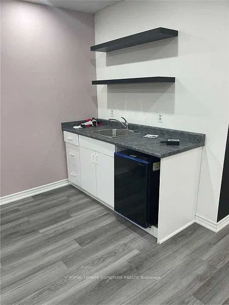 43 MAIN Street S #2B