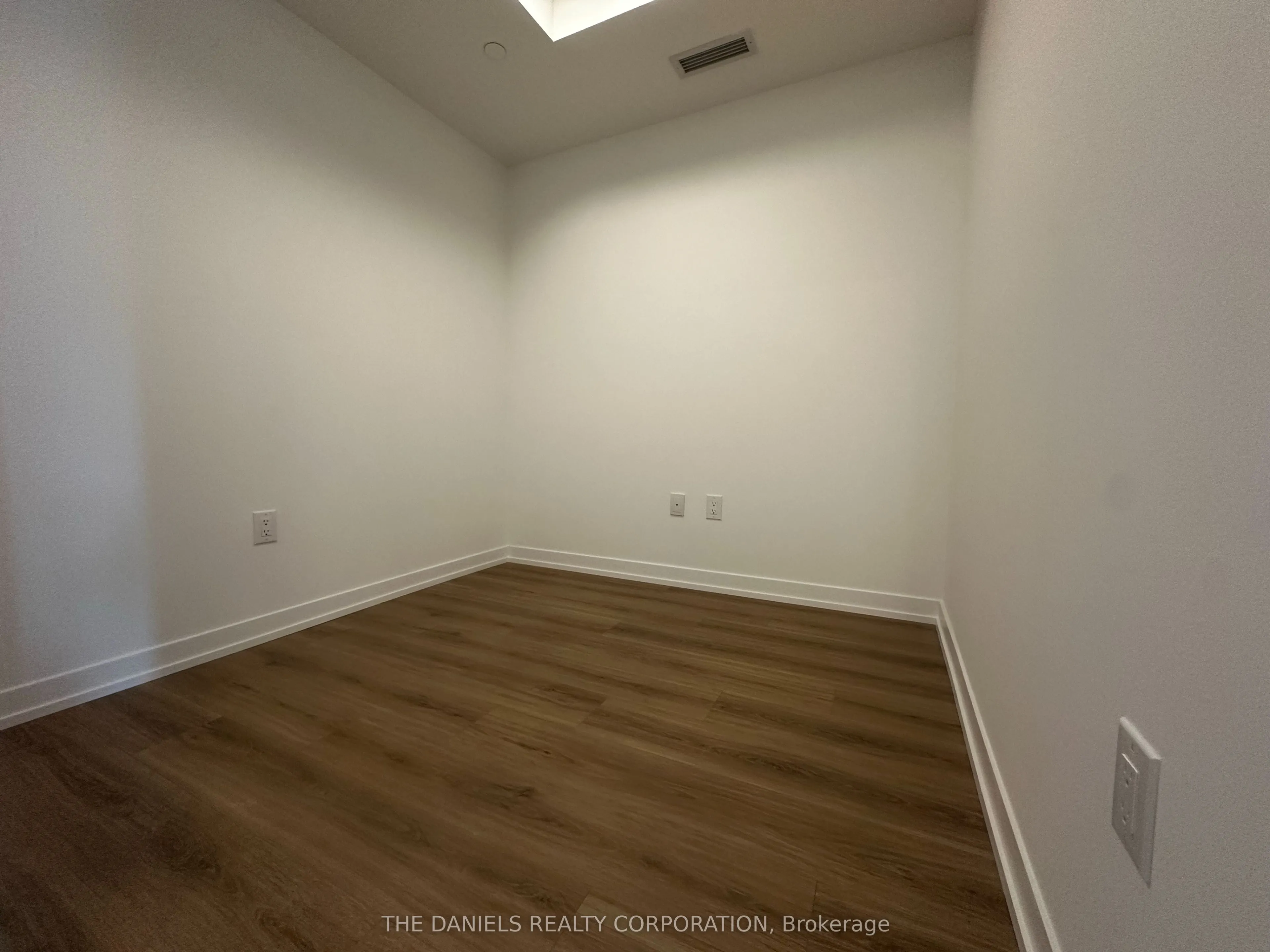 2485 Eglinton Avenue W #1013