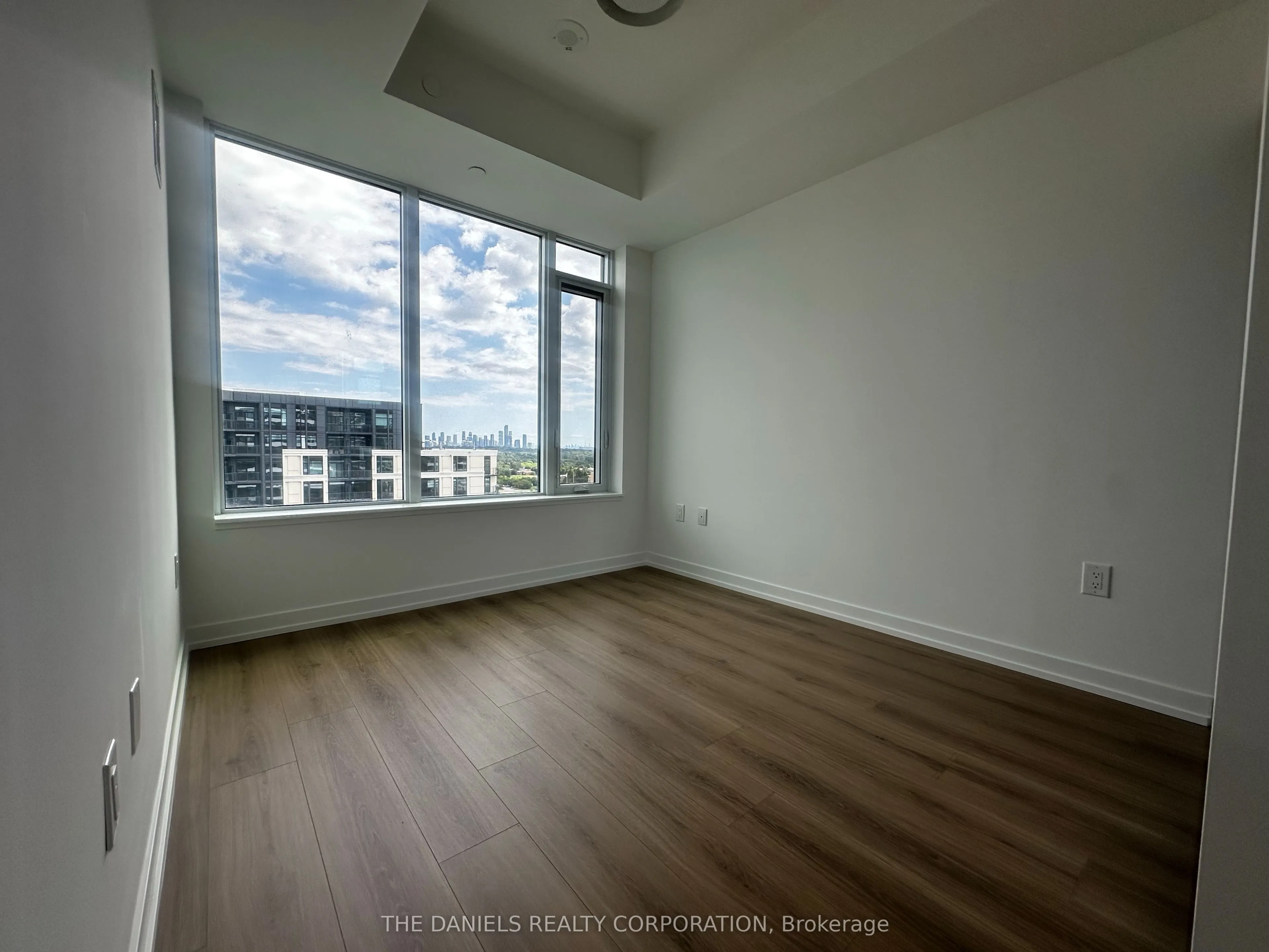 2485 Eglinton Avenue W #1013