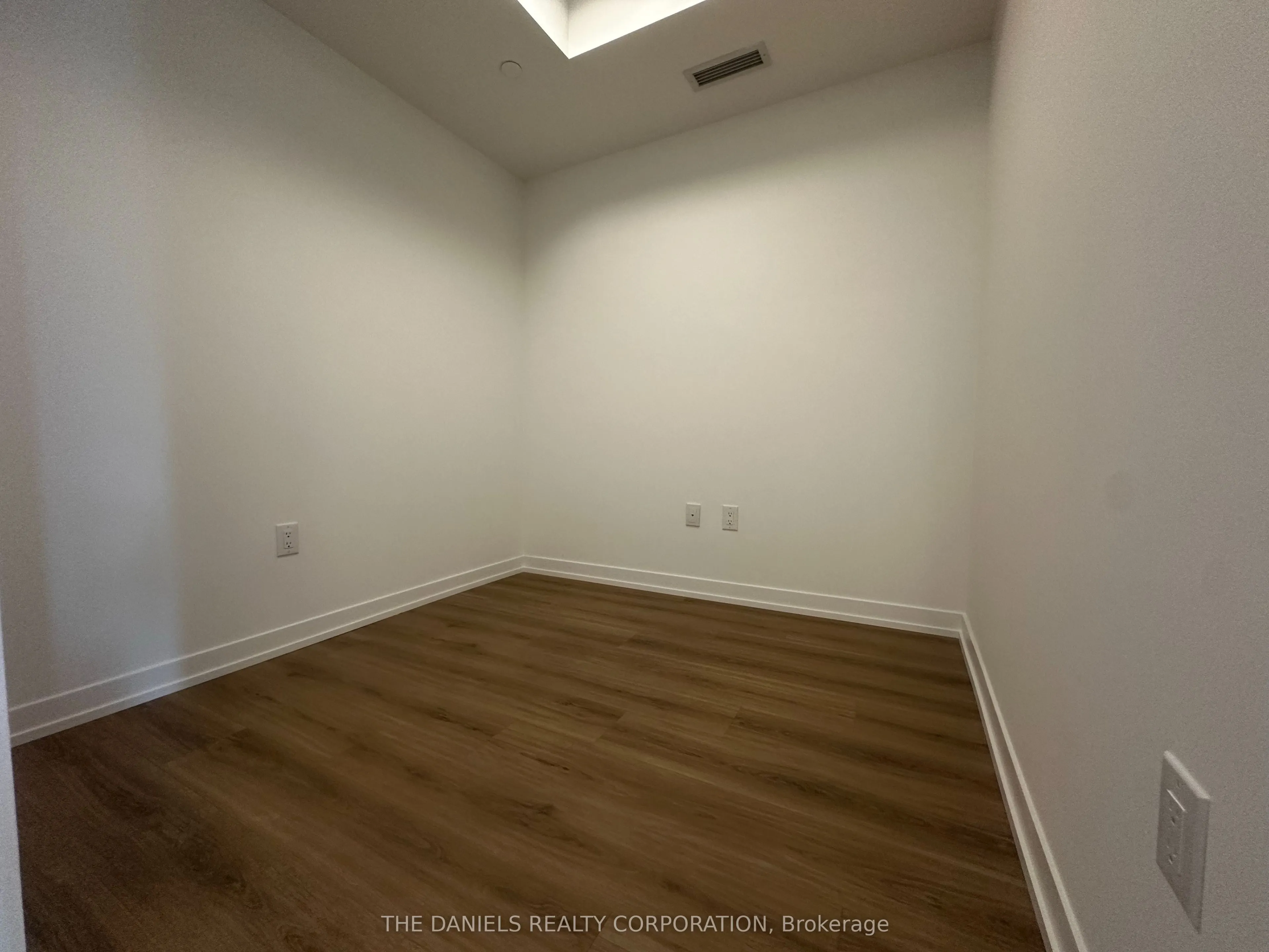 2485 Eglinton Avenue W #1013