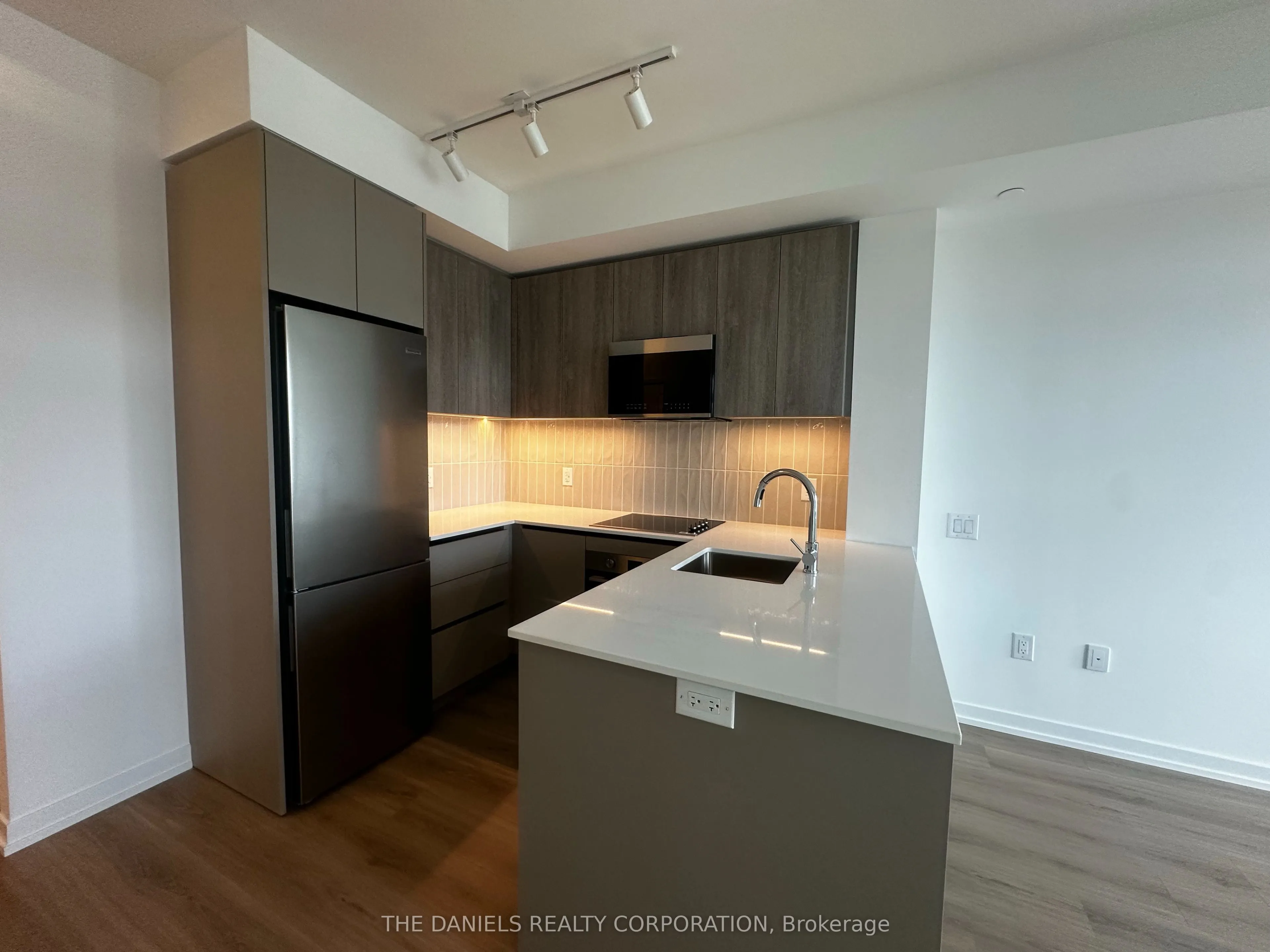 2485 Eglinton Avenue W #1013