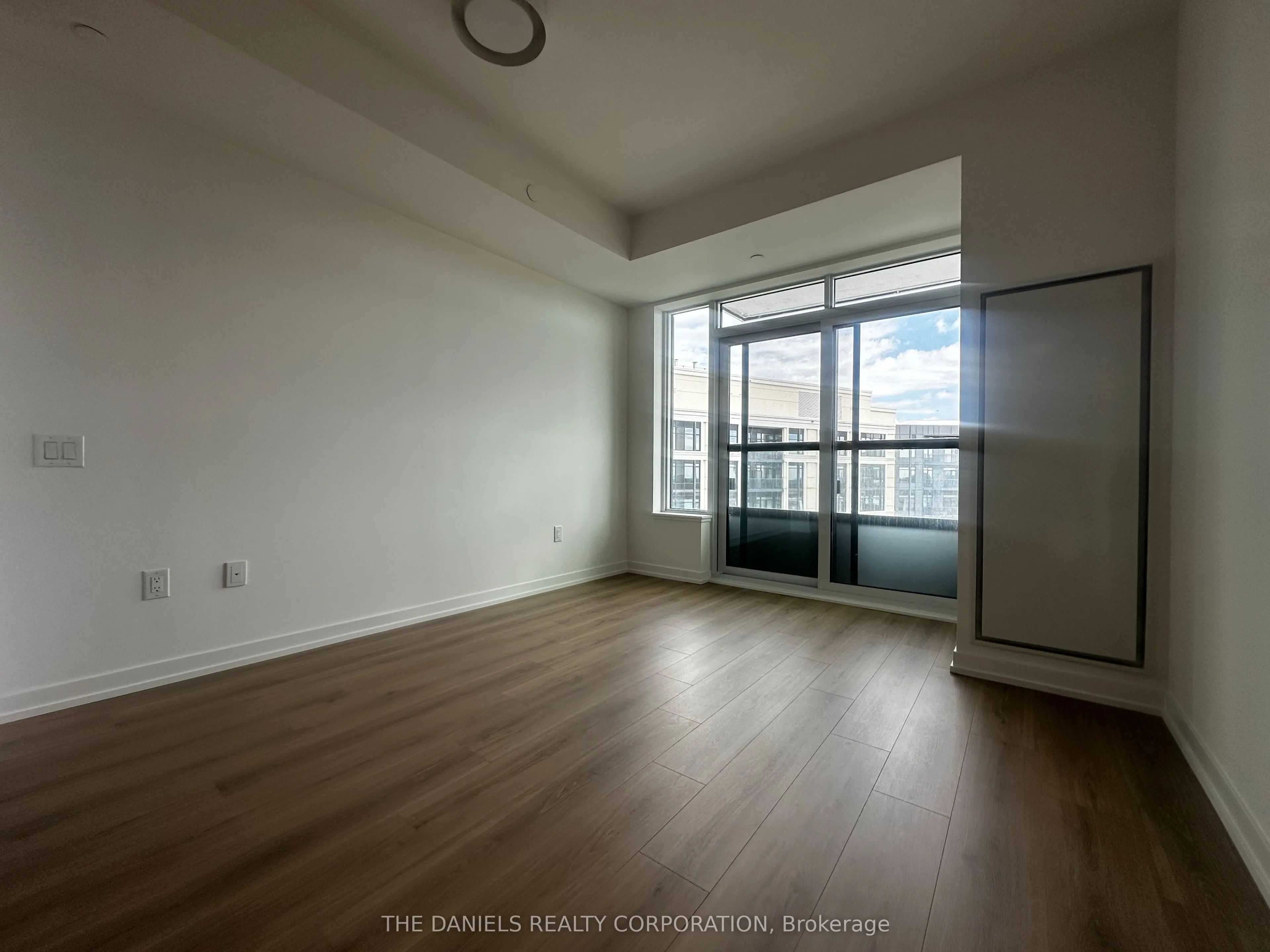2485 Eglinton Avenue W #1013