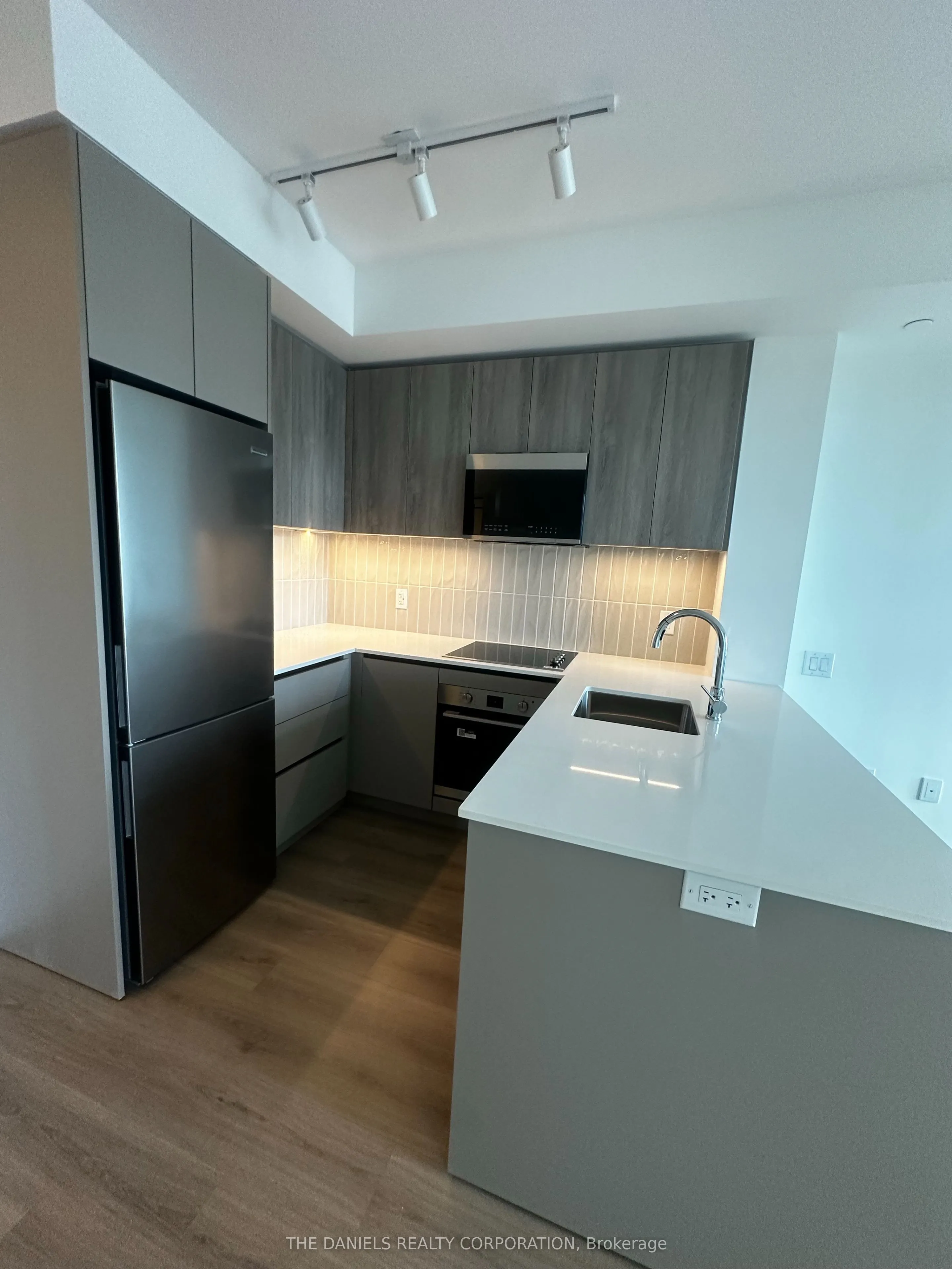 2485 Eglinton Avenue W #1013