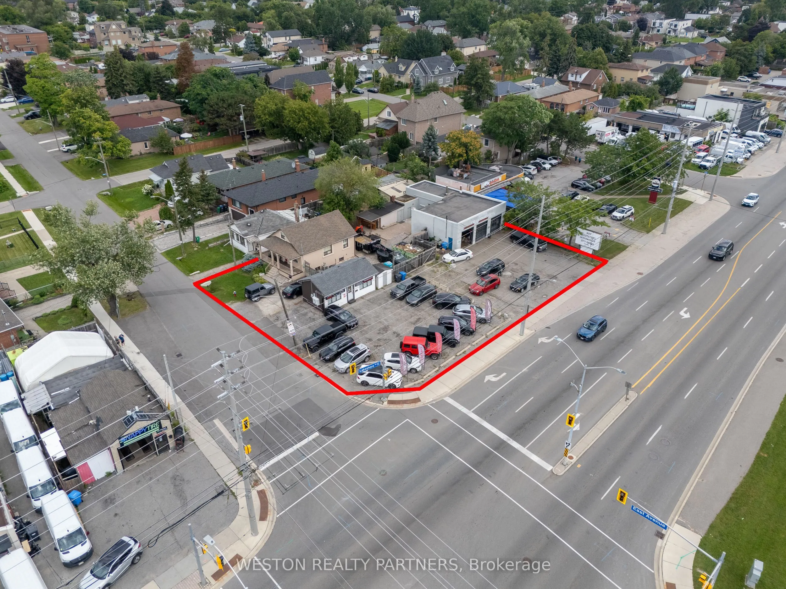 825-827 Lakeshore Road E