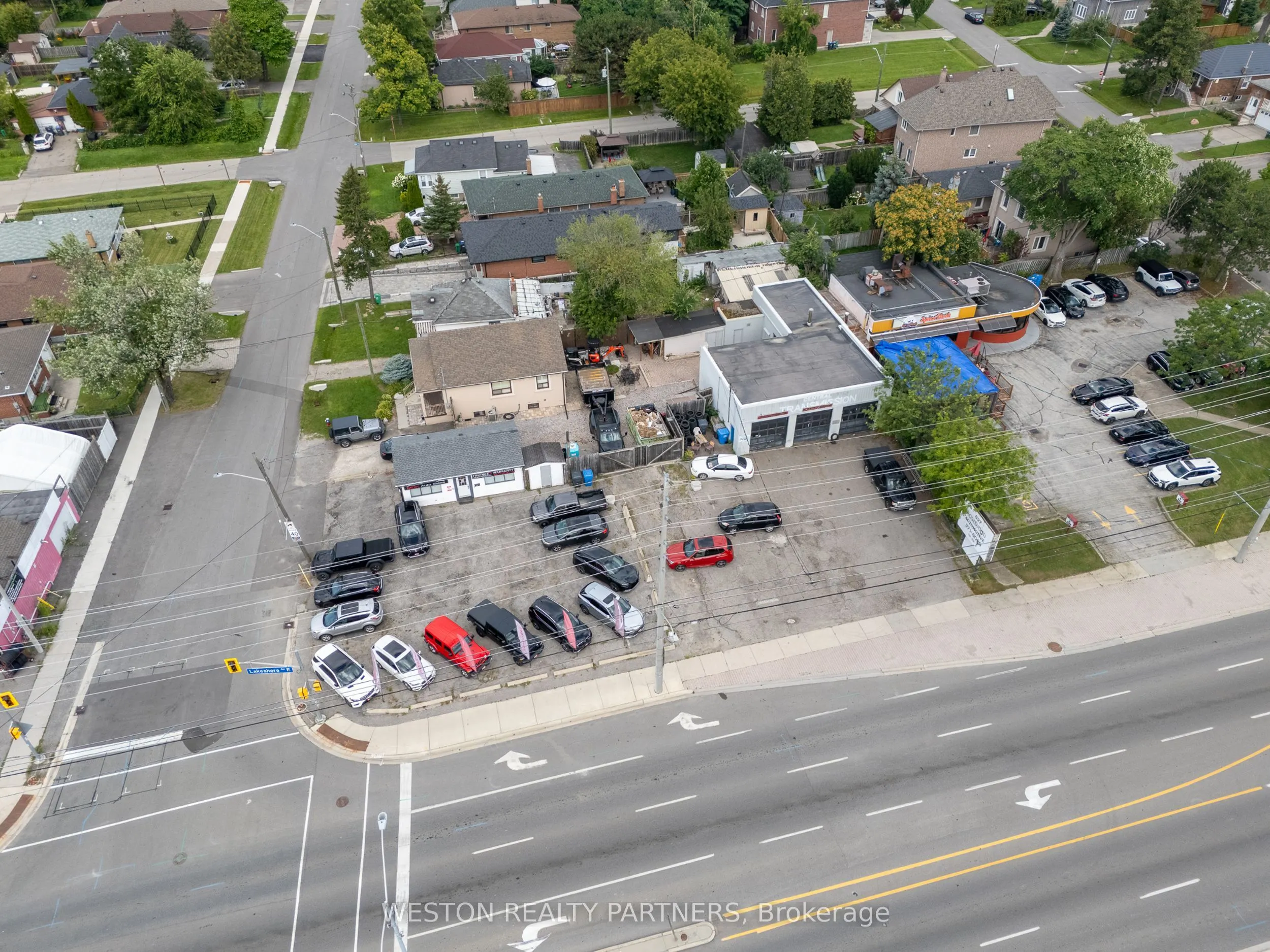 825-827 Lakeshore Road E