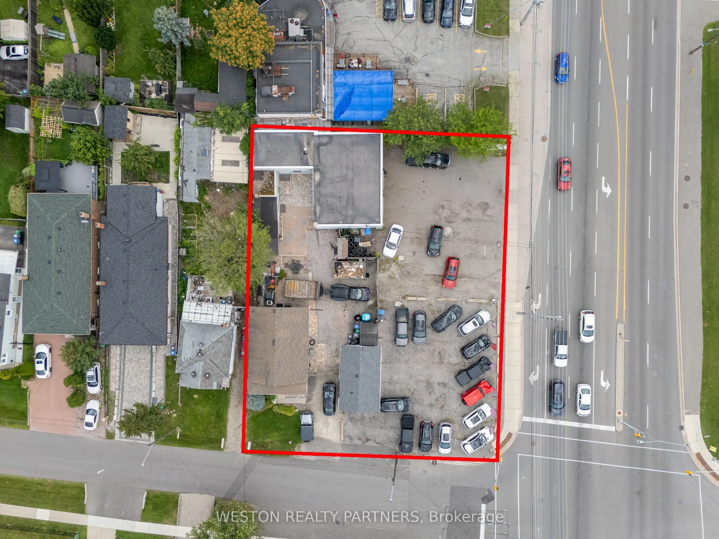 825-827 Lakeshore Road E