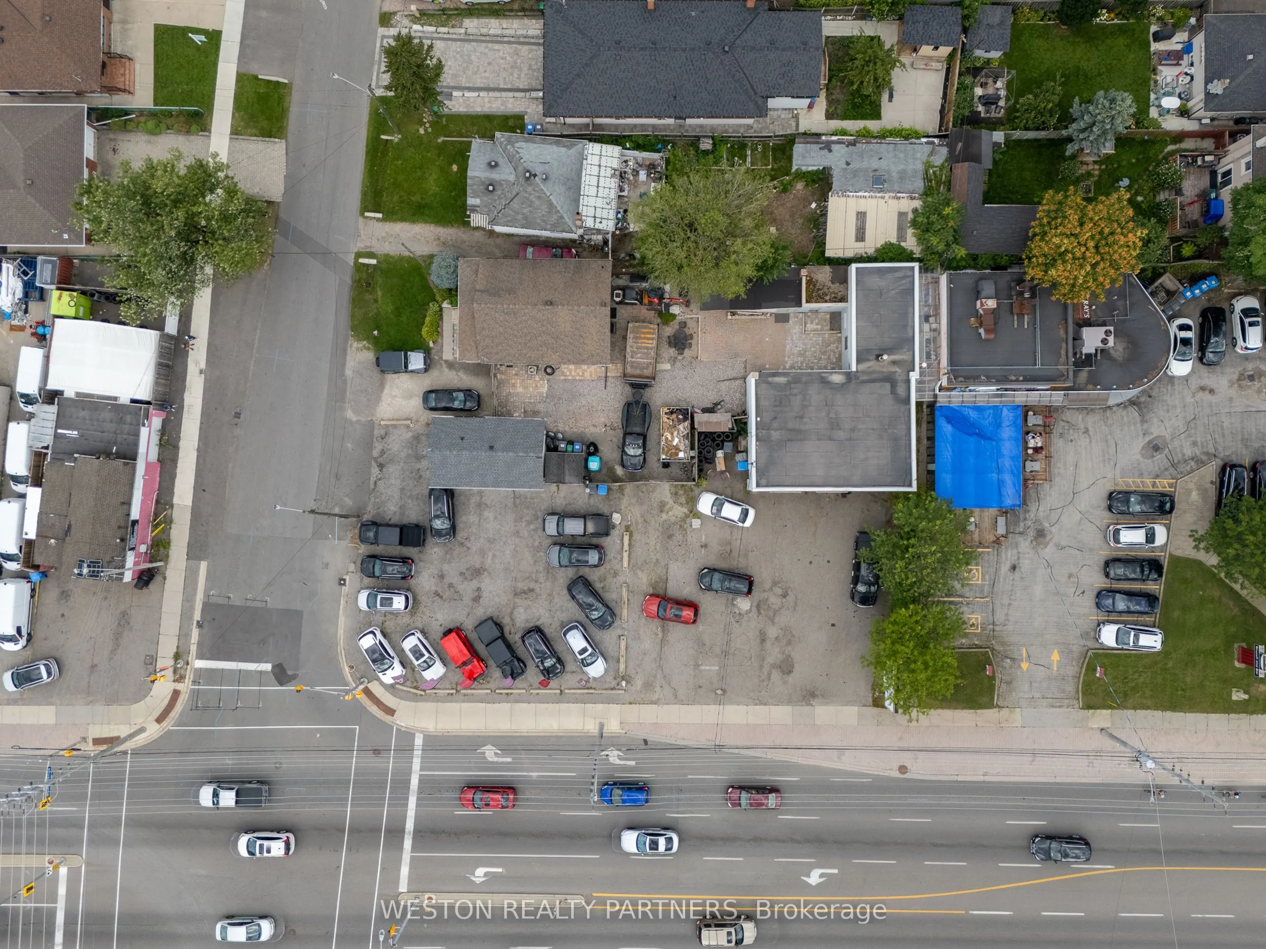 825-827 Lakeshore Road E