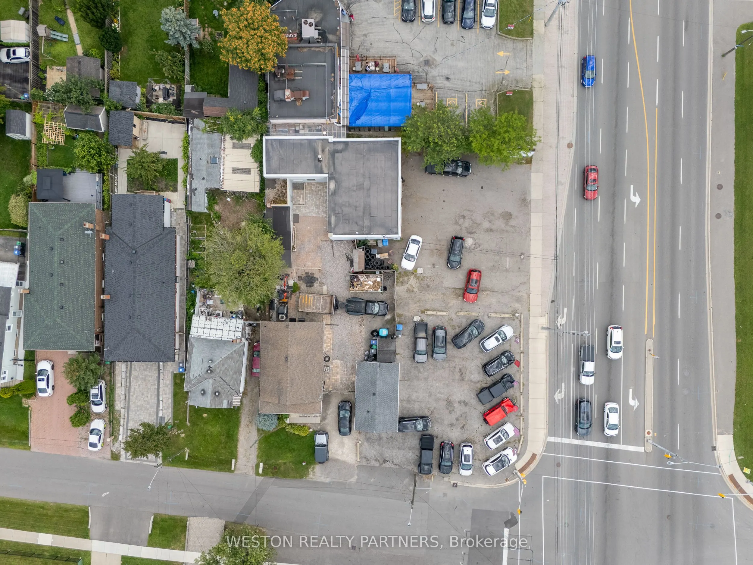825-827 Lakeshore Road E