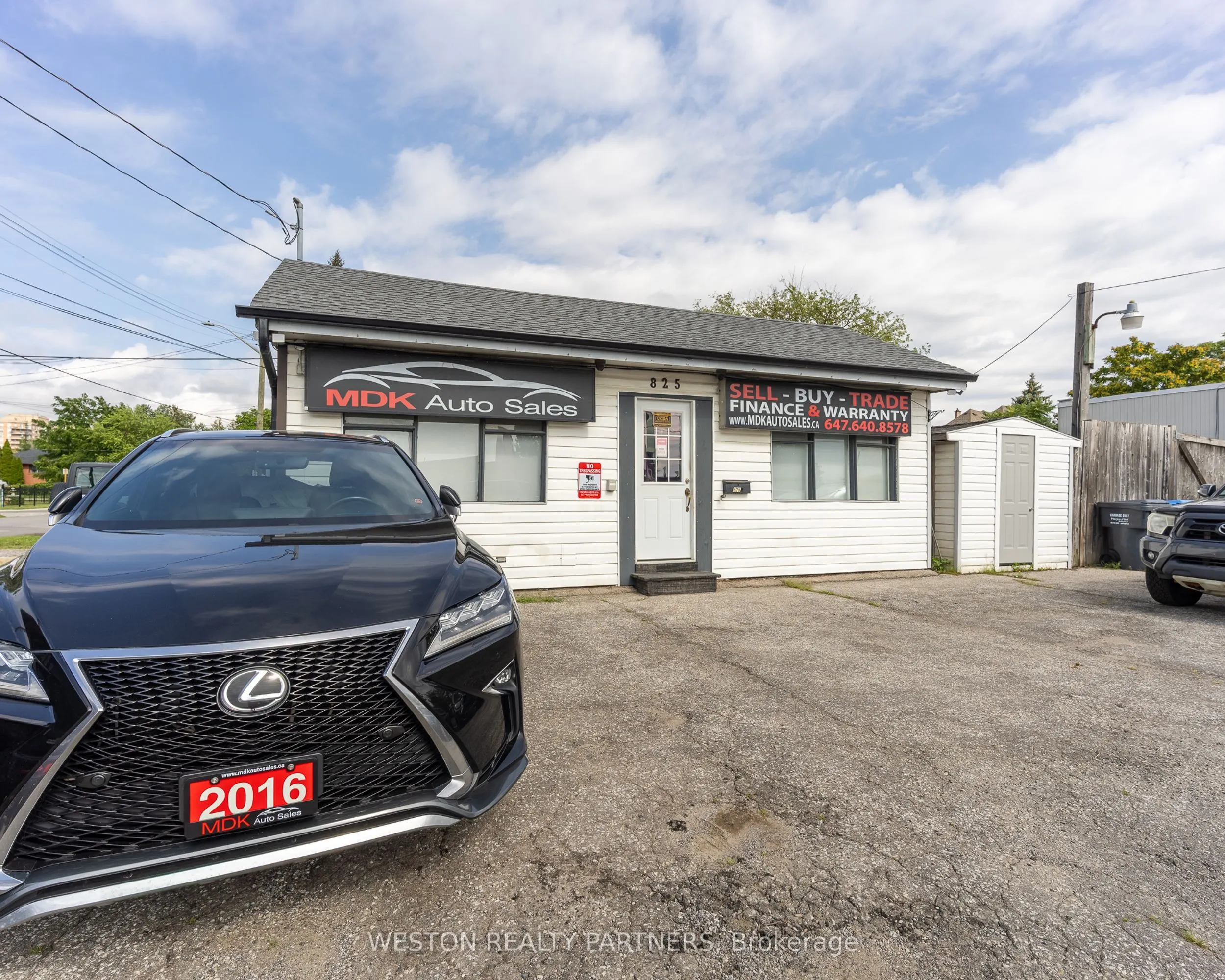 825-827 Lakeshore Road E